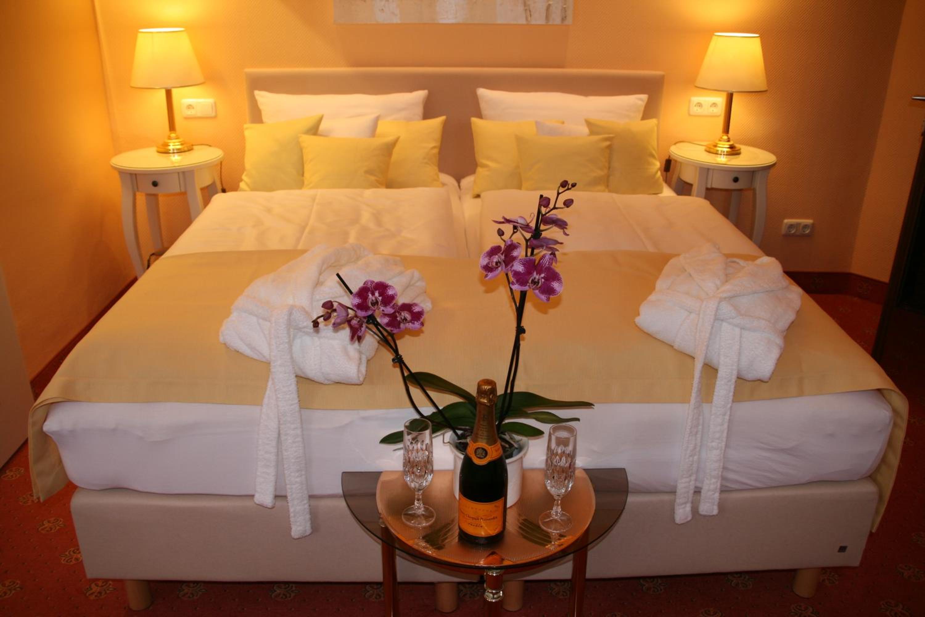 Double Room - Photo 6