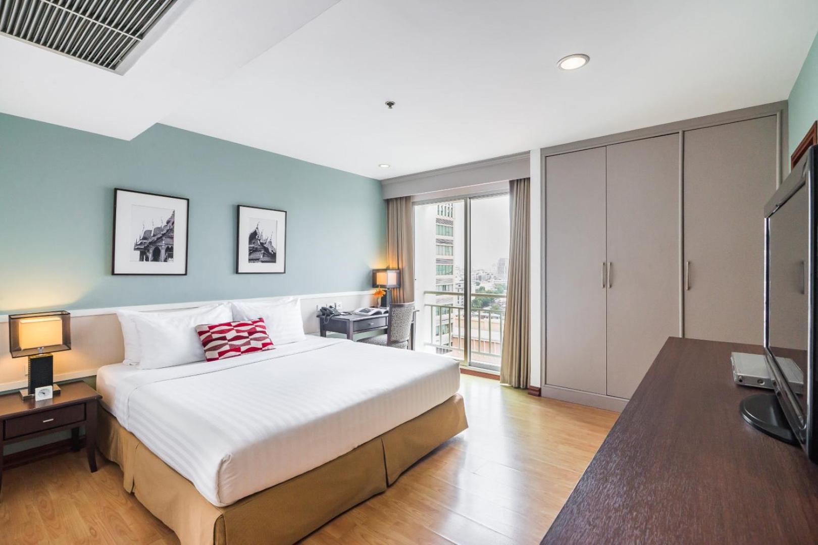 Deluxe Suite with Kitchen and Bathtub