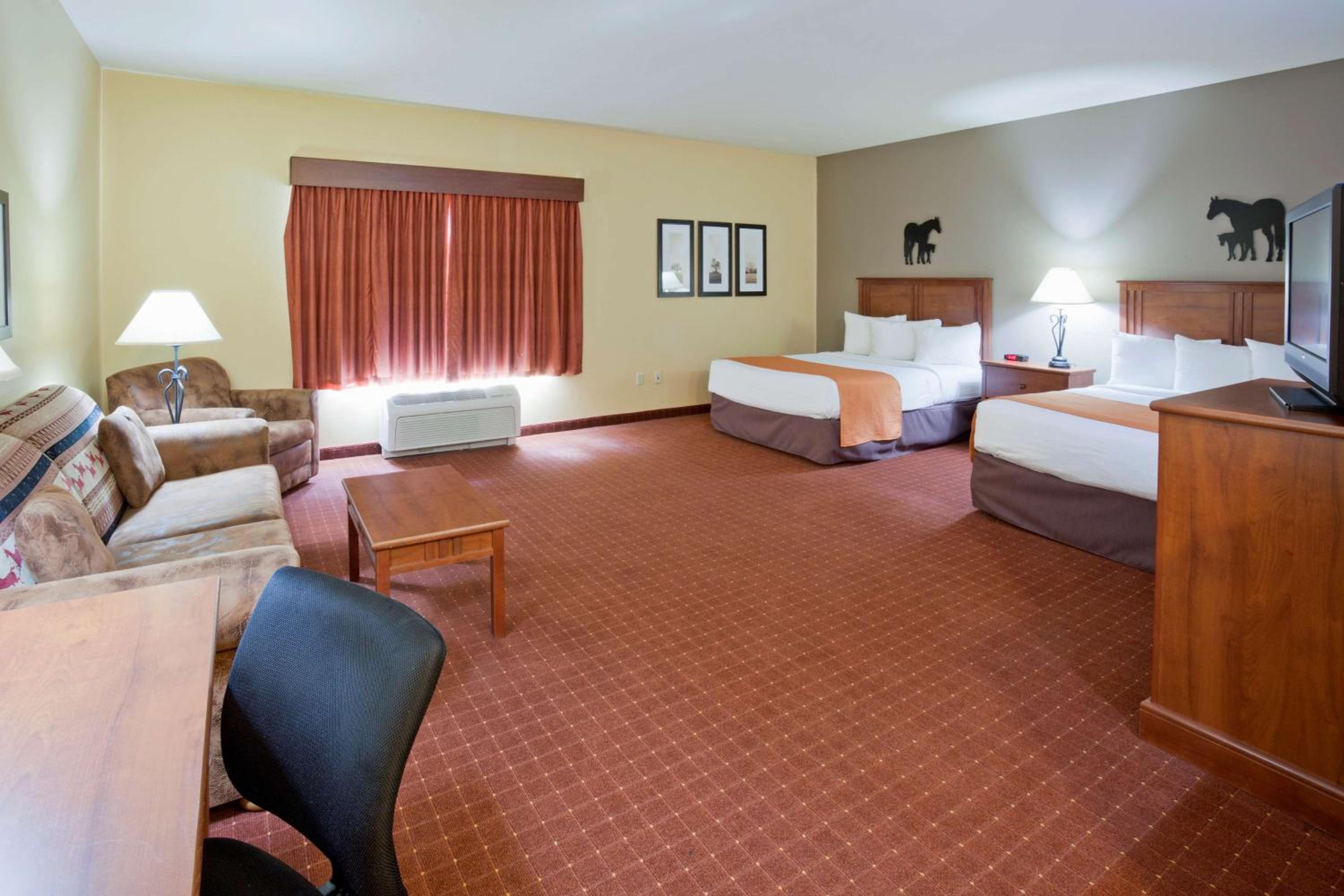 Suite with Two Queen Beds - Non-Smoking - Photo 2