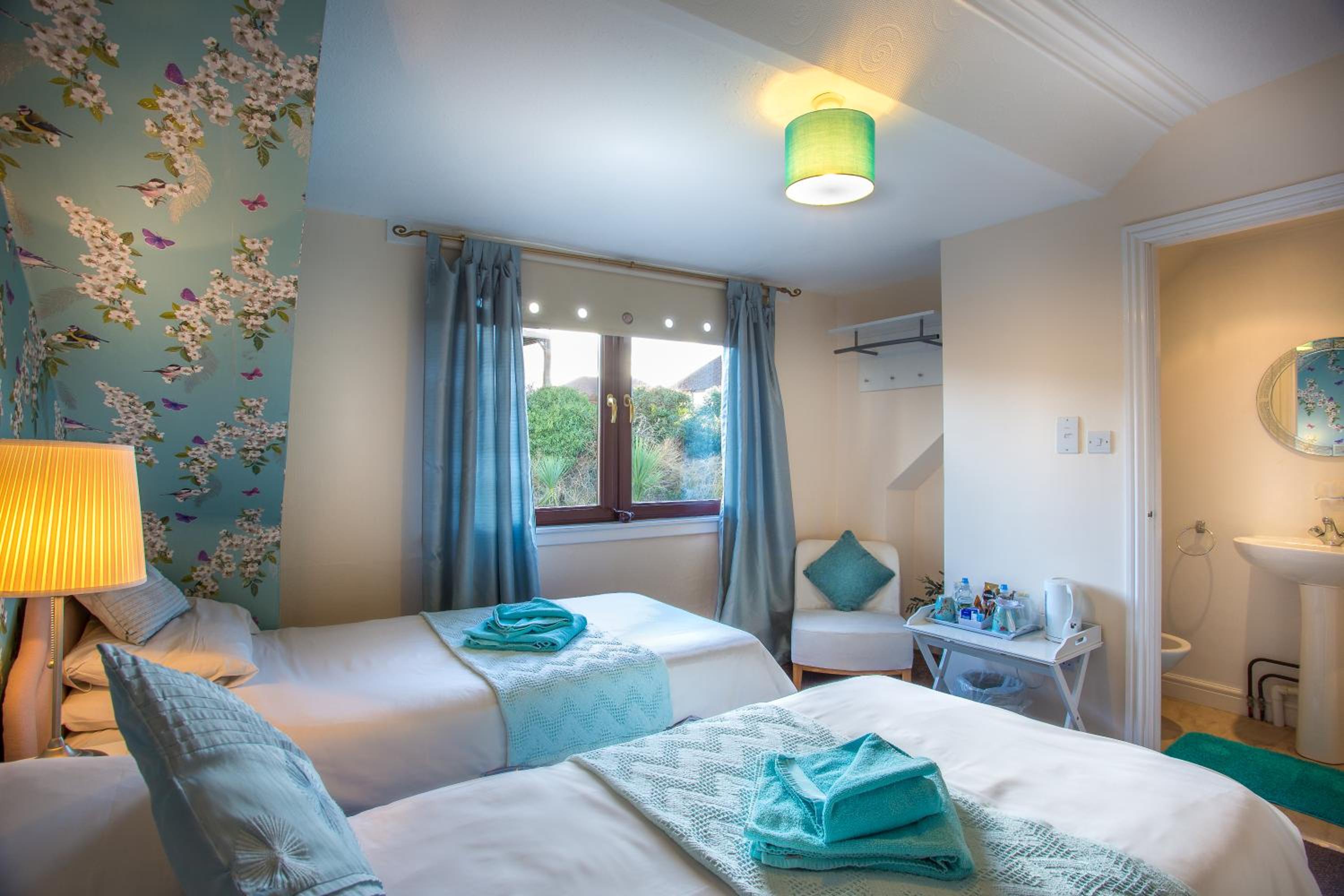 Twin Room - Photo 1