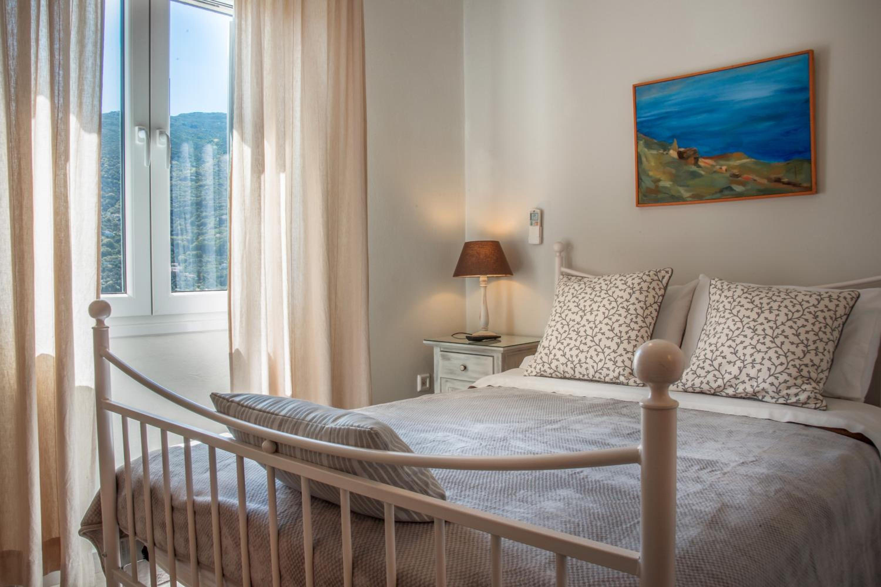 One-Bedroom Apartment (2 - 4 Adults)