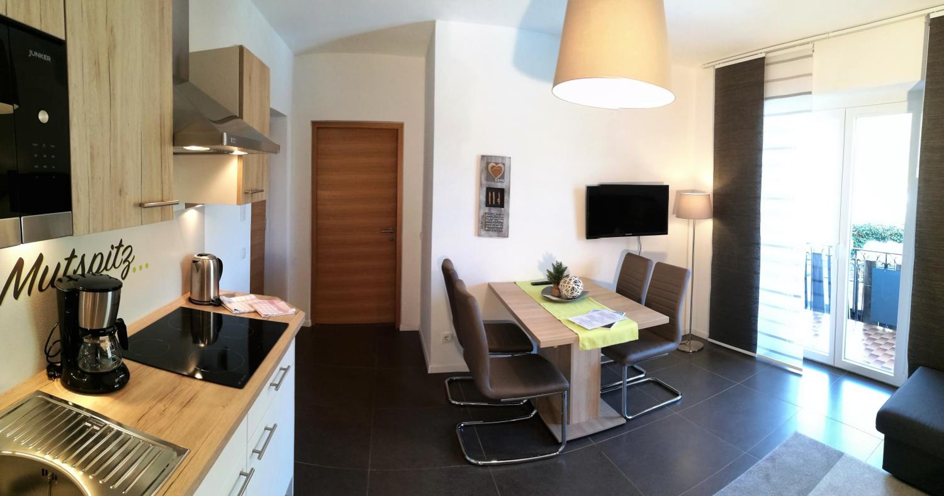 Two-Bedroom Apartment with Balcony photo 3