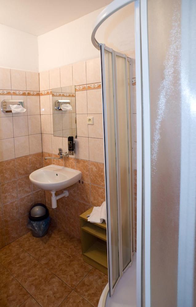 Deluxe Double Room with Balcony photo 3