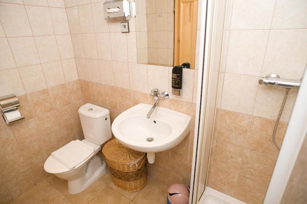 Deluxe Double Room with Extra Bed photo 2