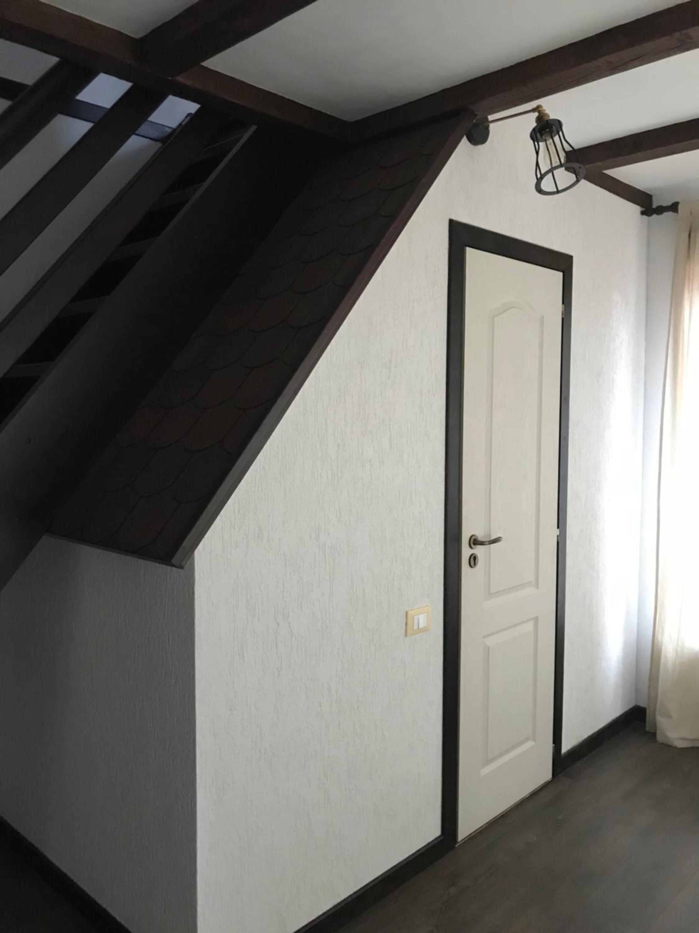 King Room with Balcony - Photo 5