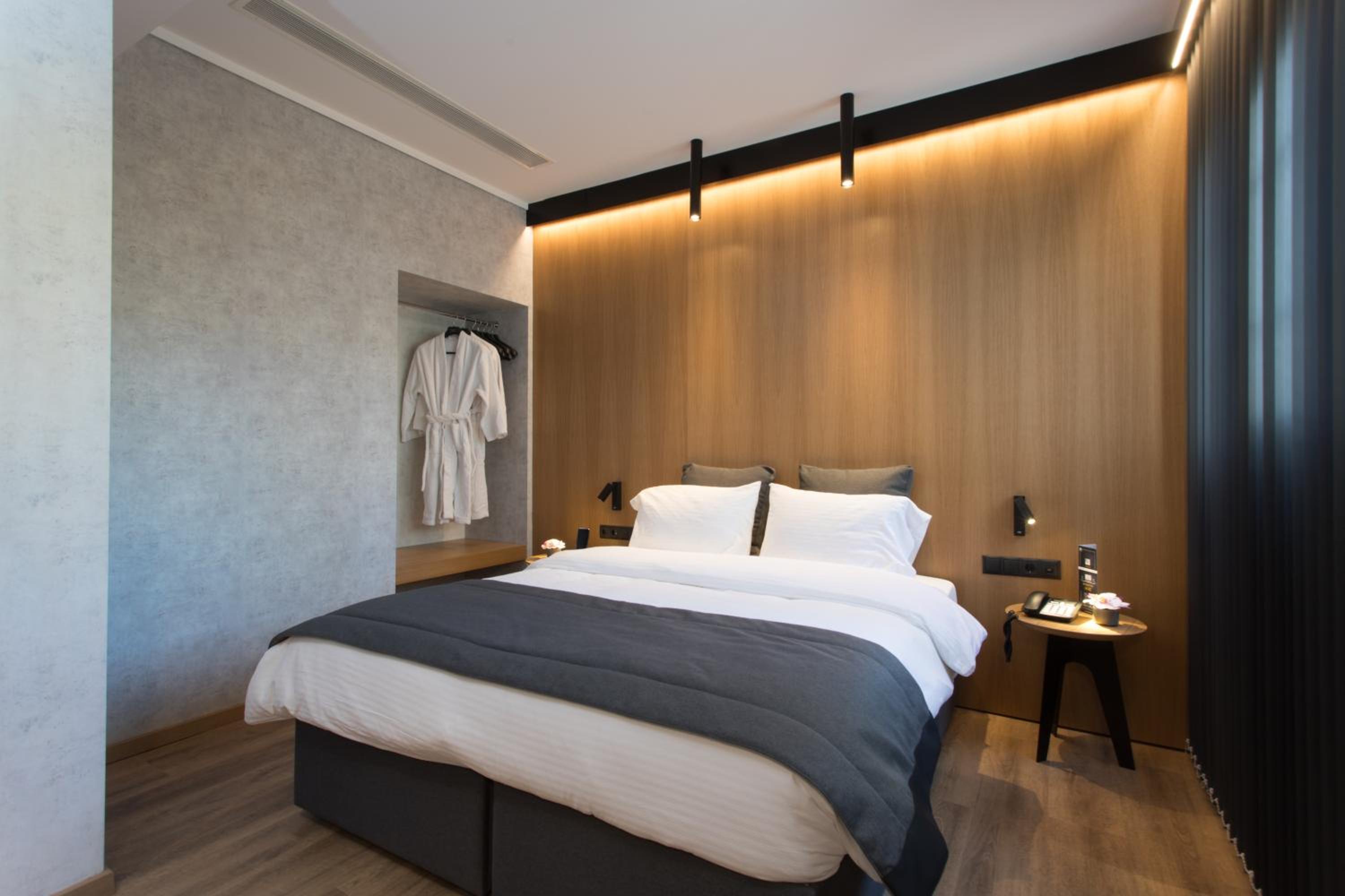 Deluxe Suite - Photo 25