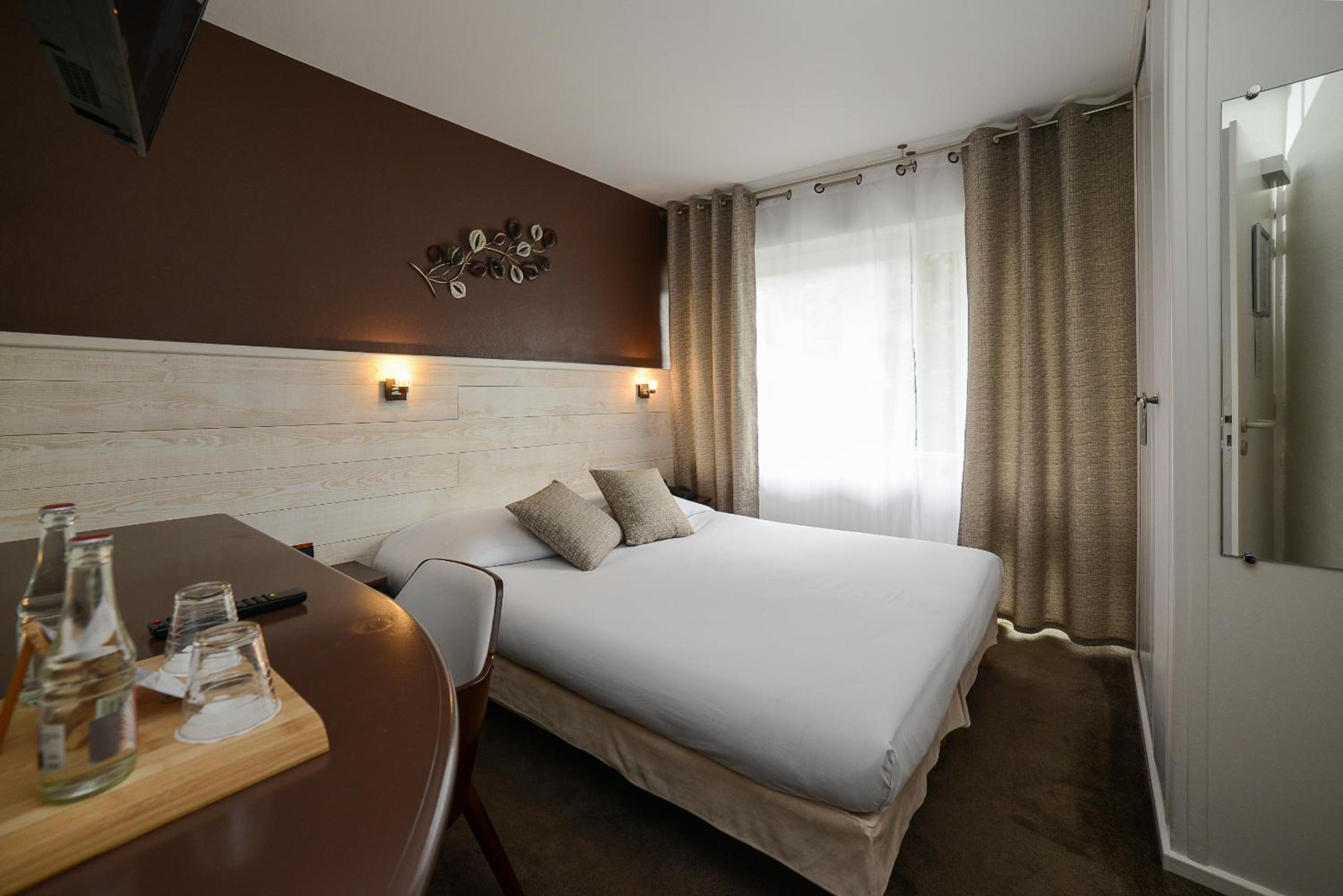 Small Double Room - Photo 1