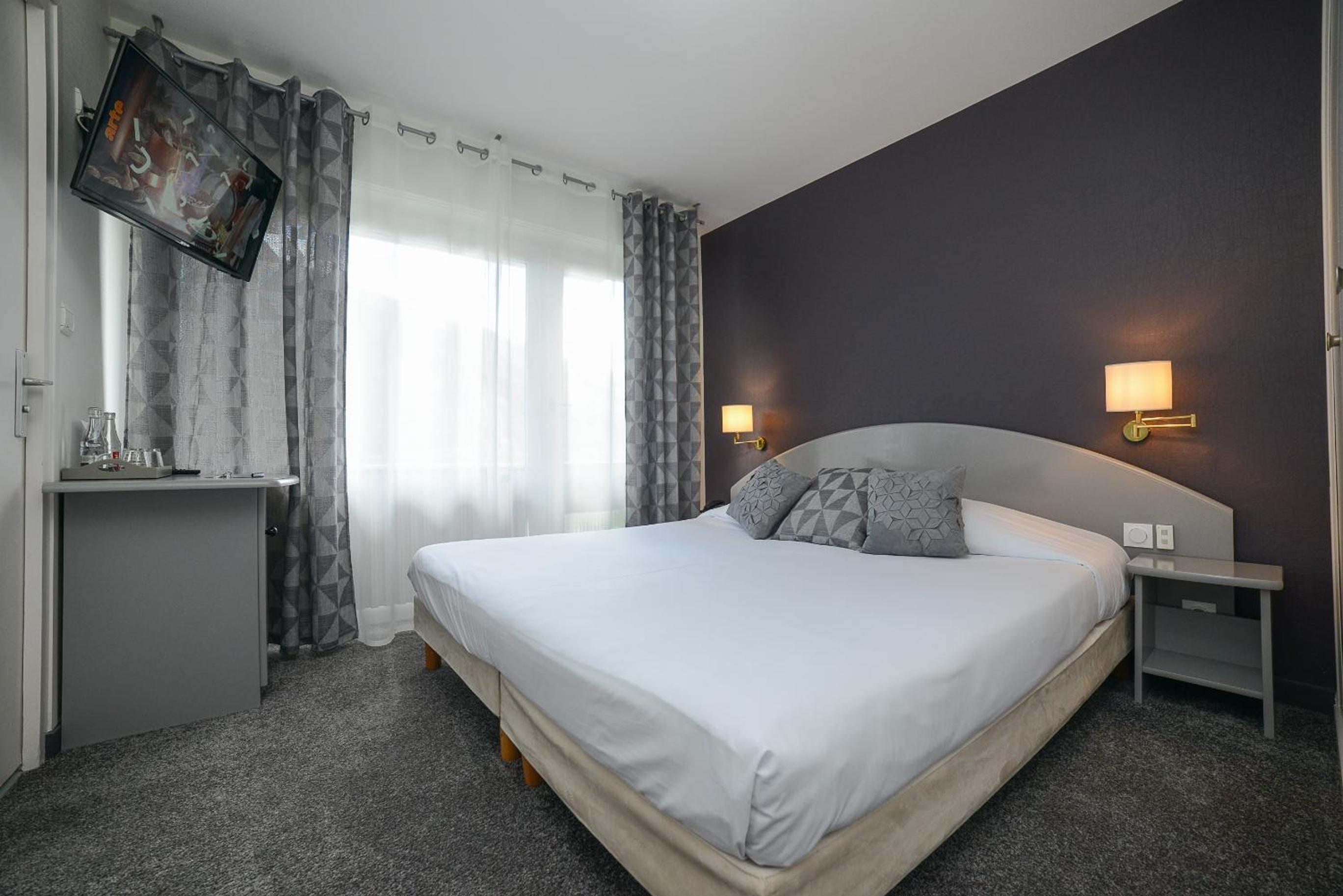 Small Double Room - Photo 9
