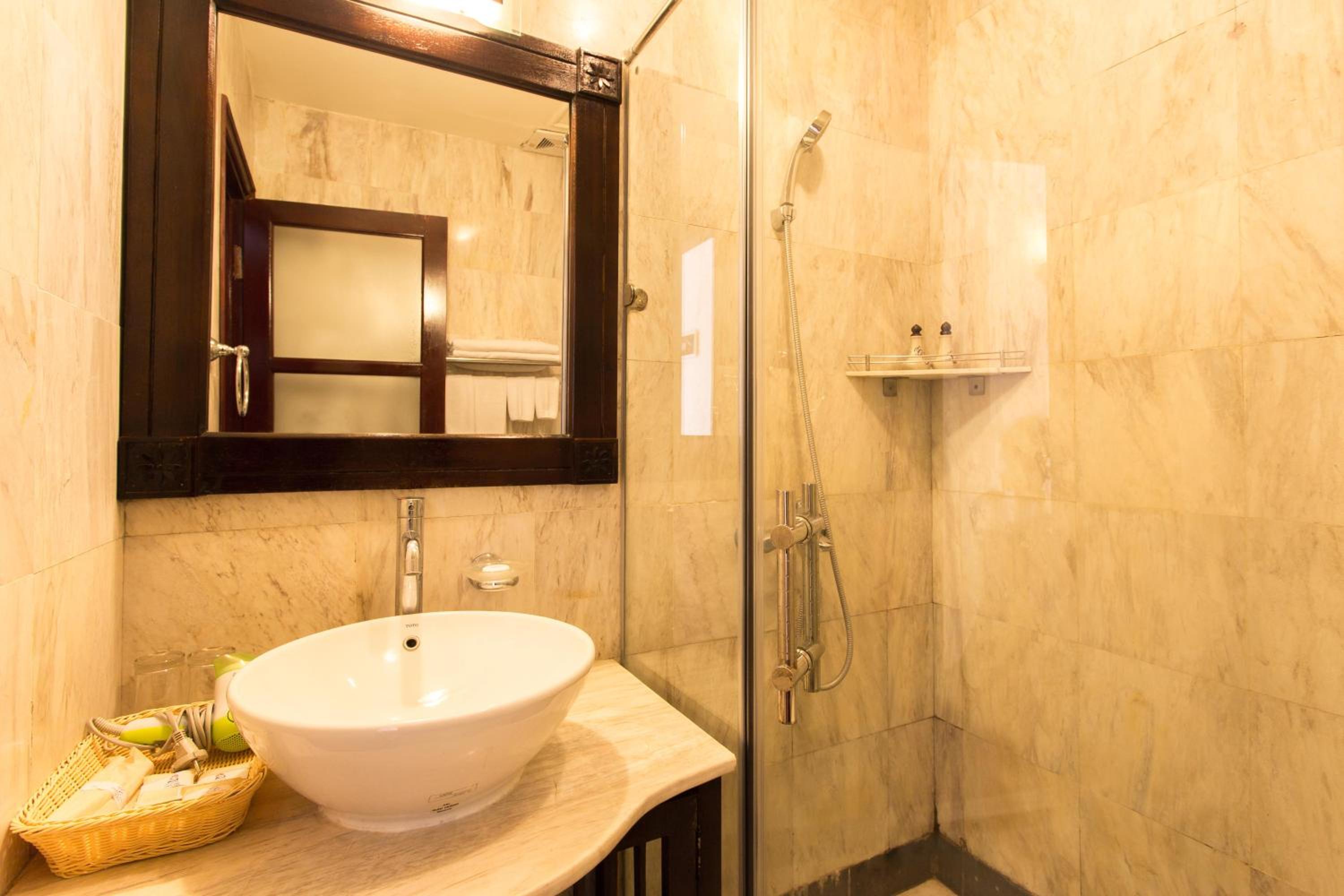 Delxue Double Room with Pool View photo 3