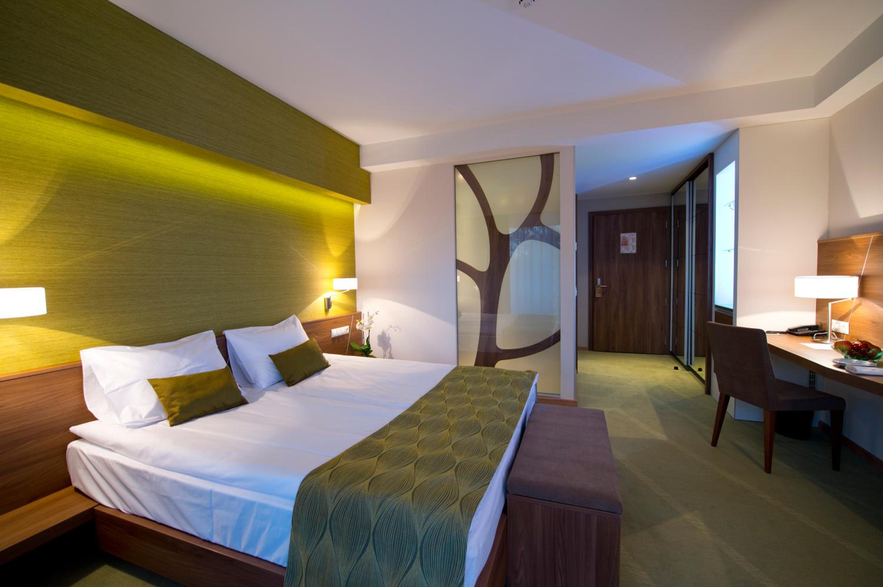 Premium Double or Twin Room - Photo 1
