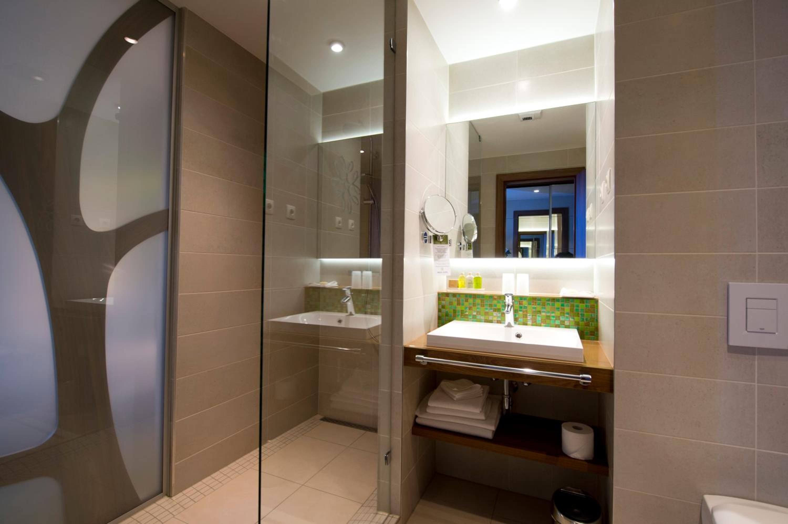 Premium Double or Twin Room - Photo 4
