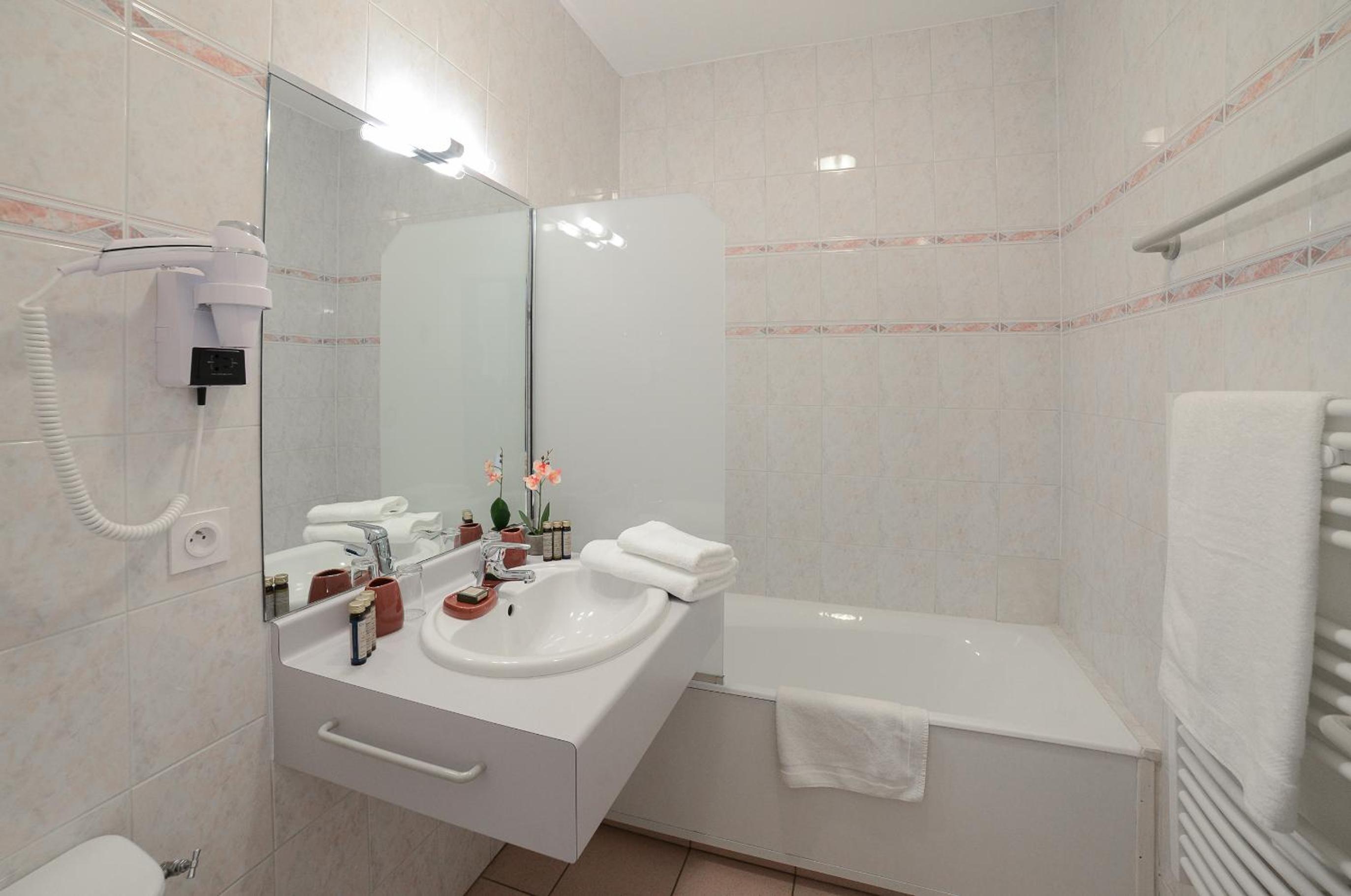 Superior Double Room - Photo 2