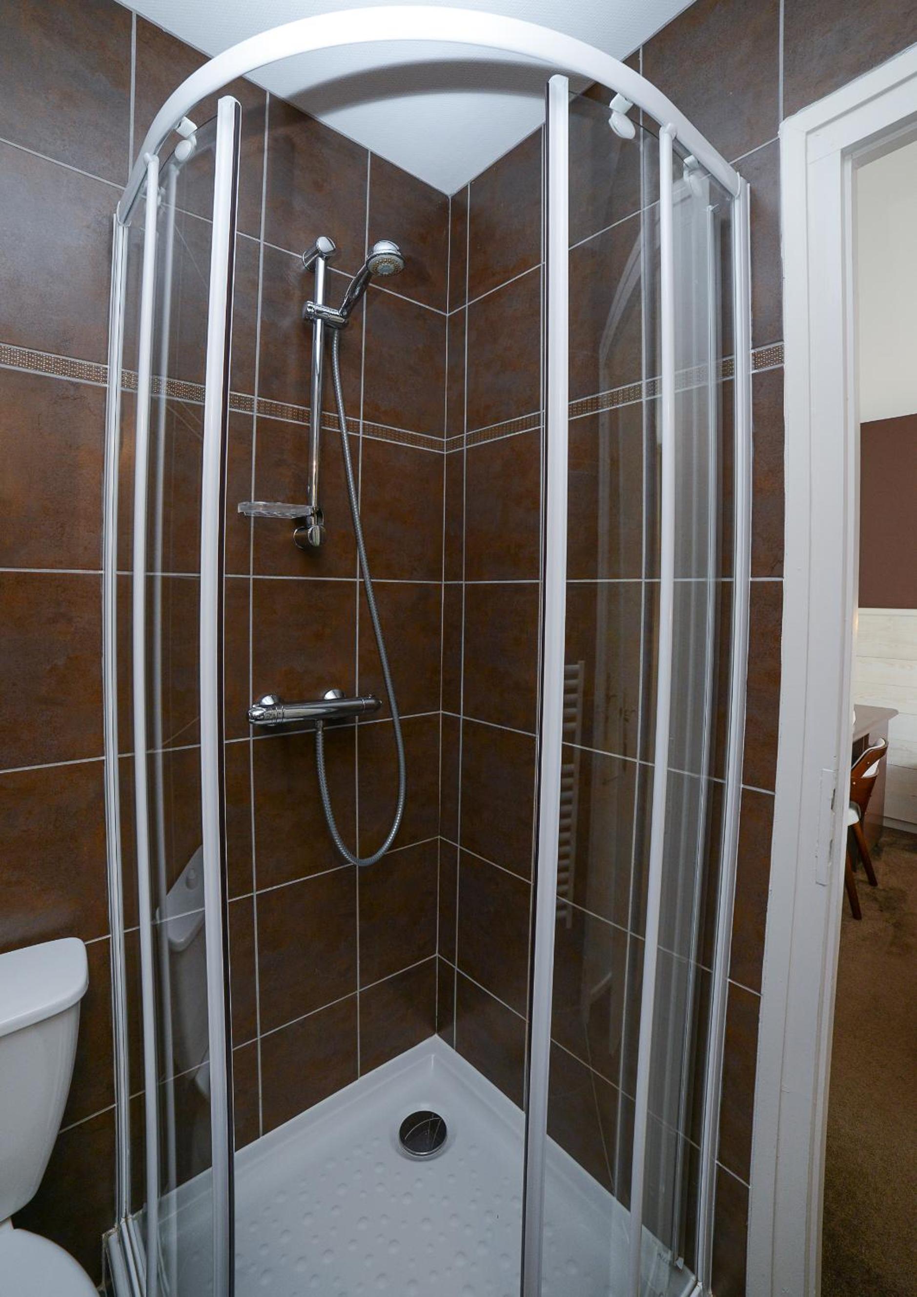 Small Double Room - Photo 14