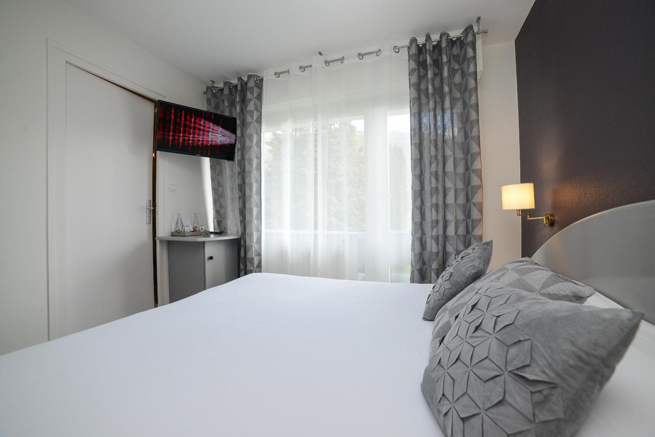 Small Double Room - Photo 8