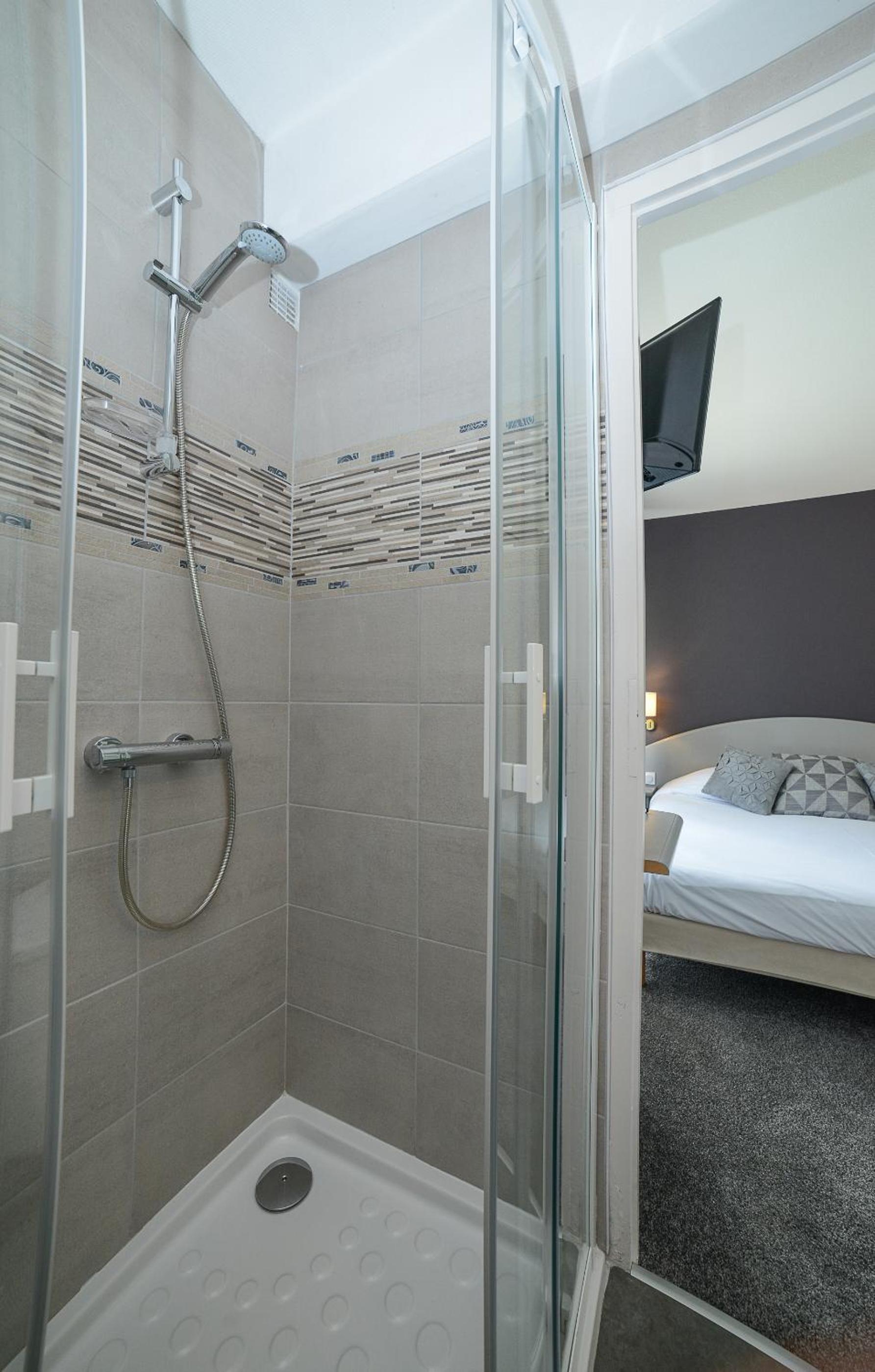 Small Double Room - Photo 6