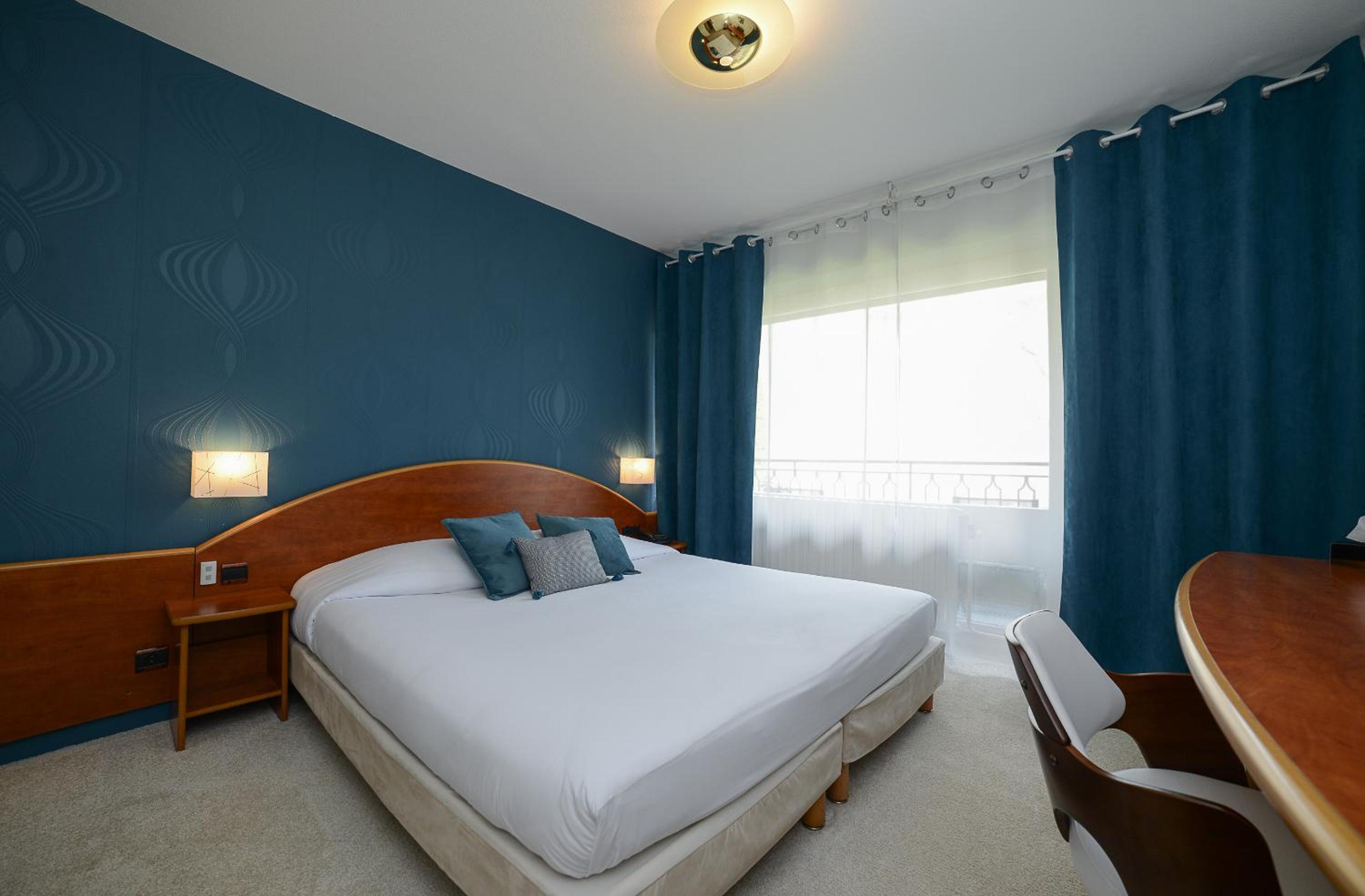 Deluxe Double Room with Balcony - Photo 1