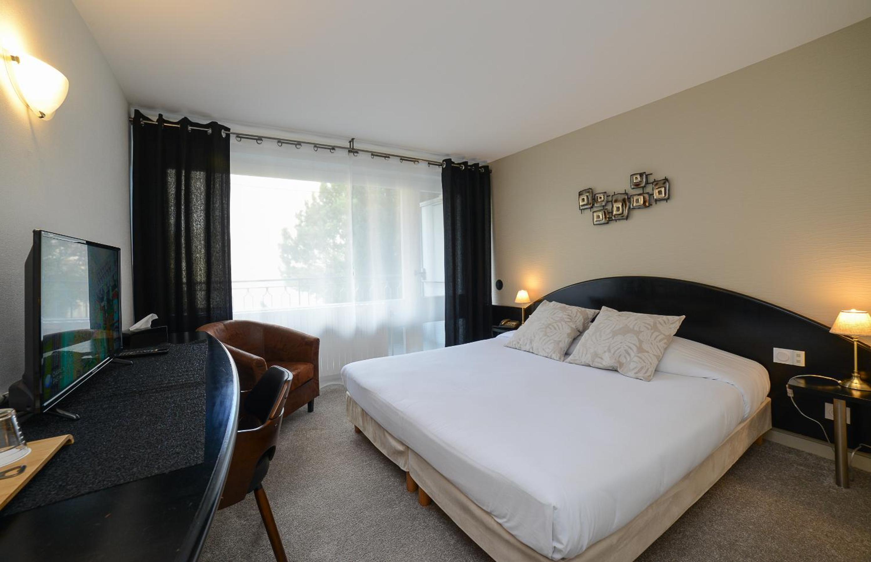 Double Room with Spa Bath photo 1