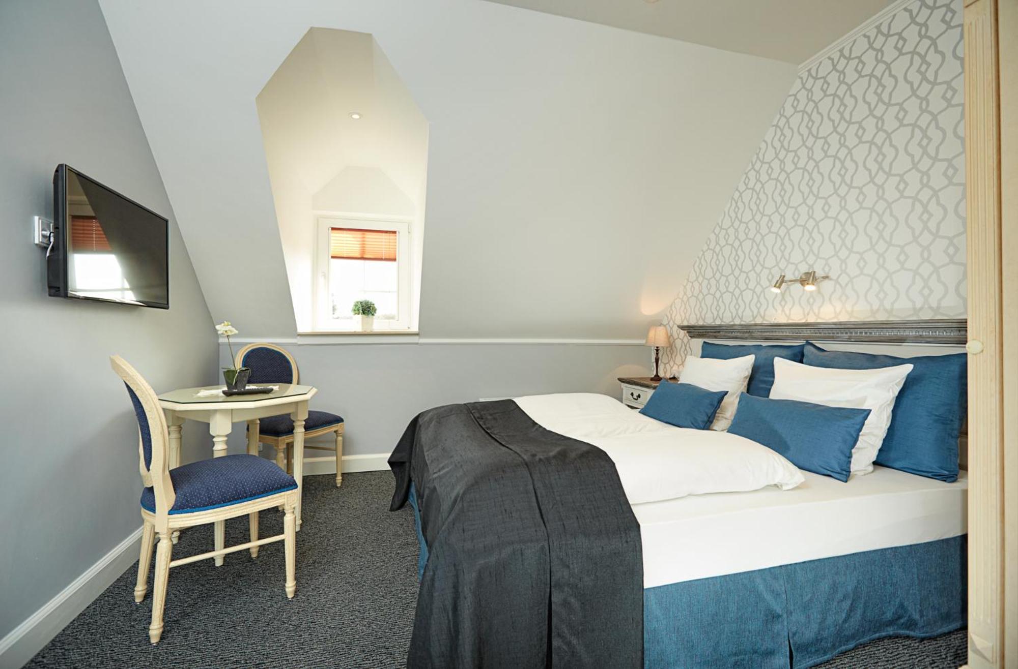 Standard Double Room with Shared Bathroom photo 1