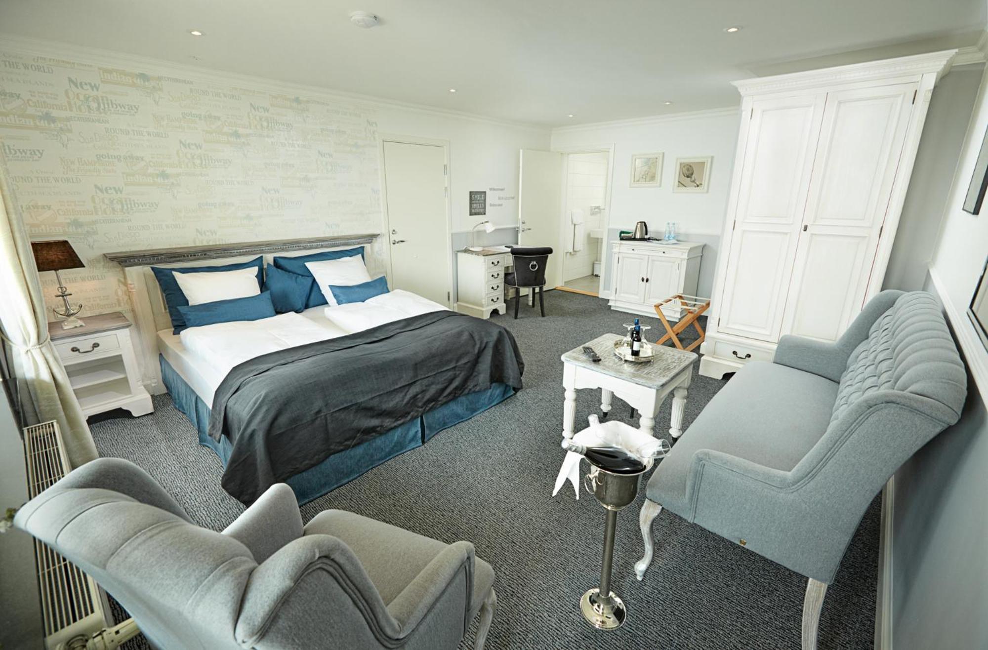 Junior Suite with Balcony photo 1