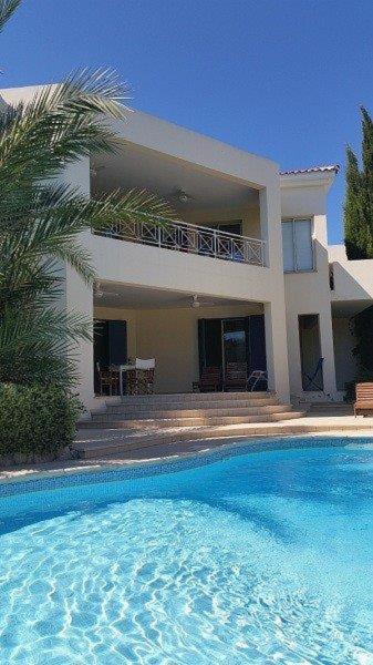 Villa photo 2