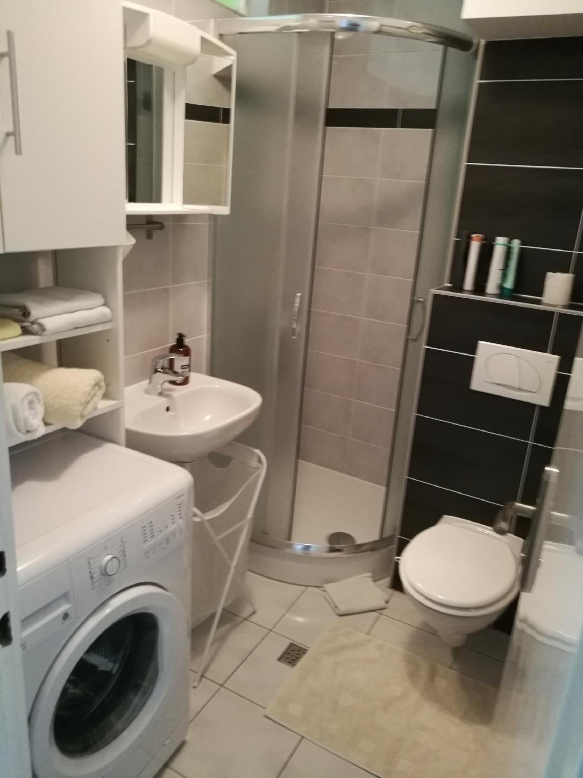 One-Bedroom Apartment - Photo 23