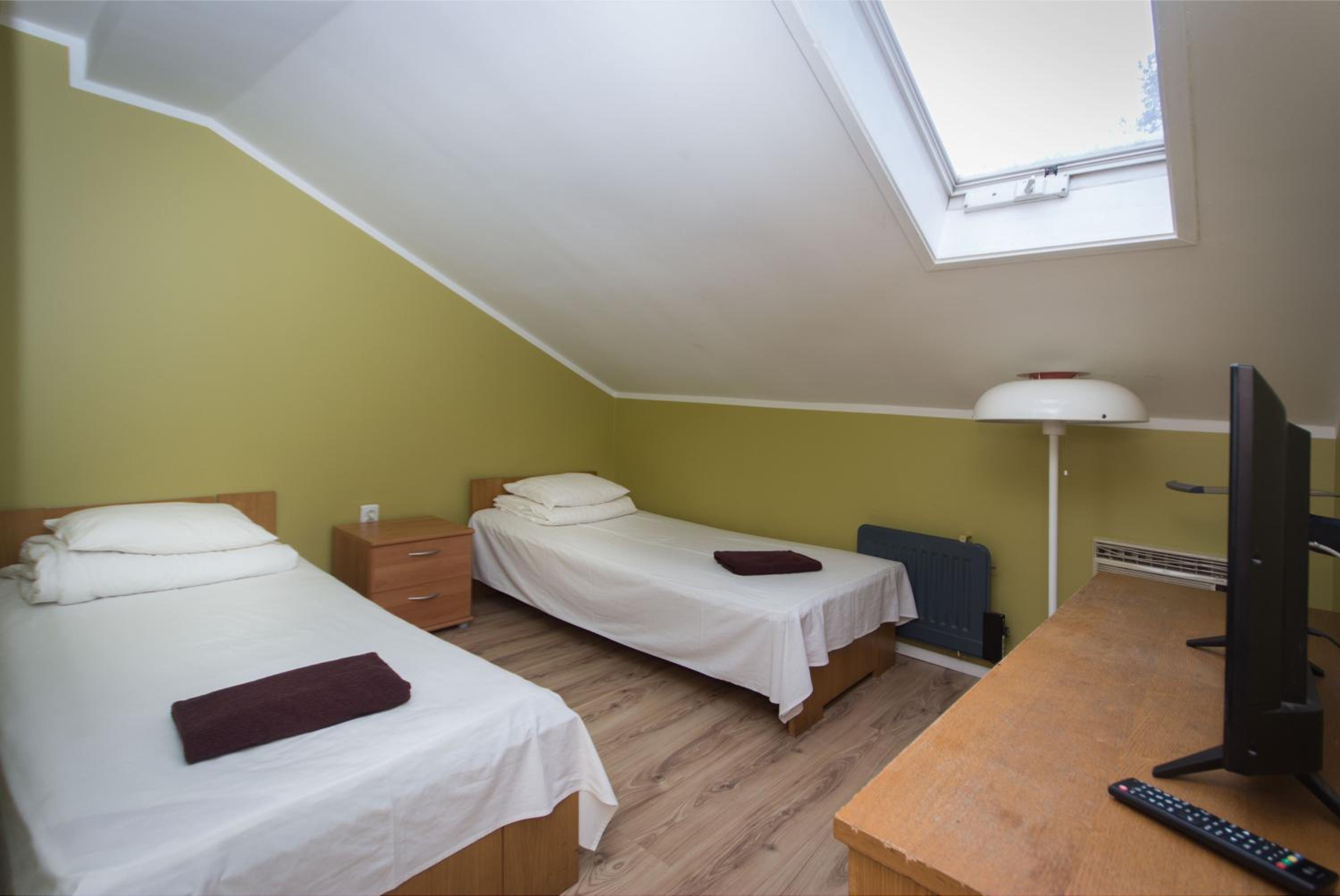 Economy Twin Room - Photo 1