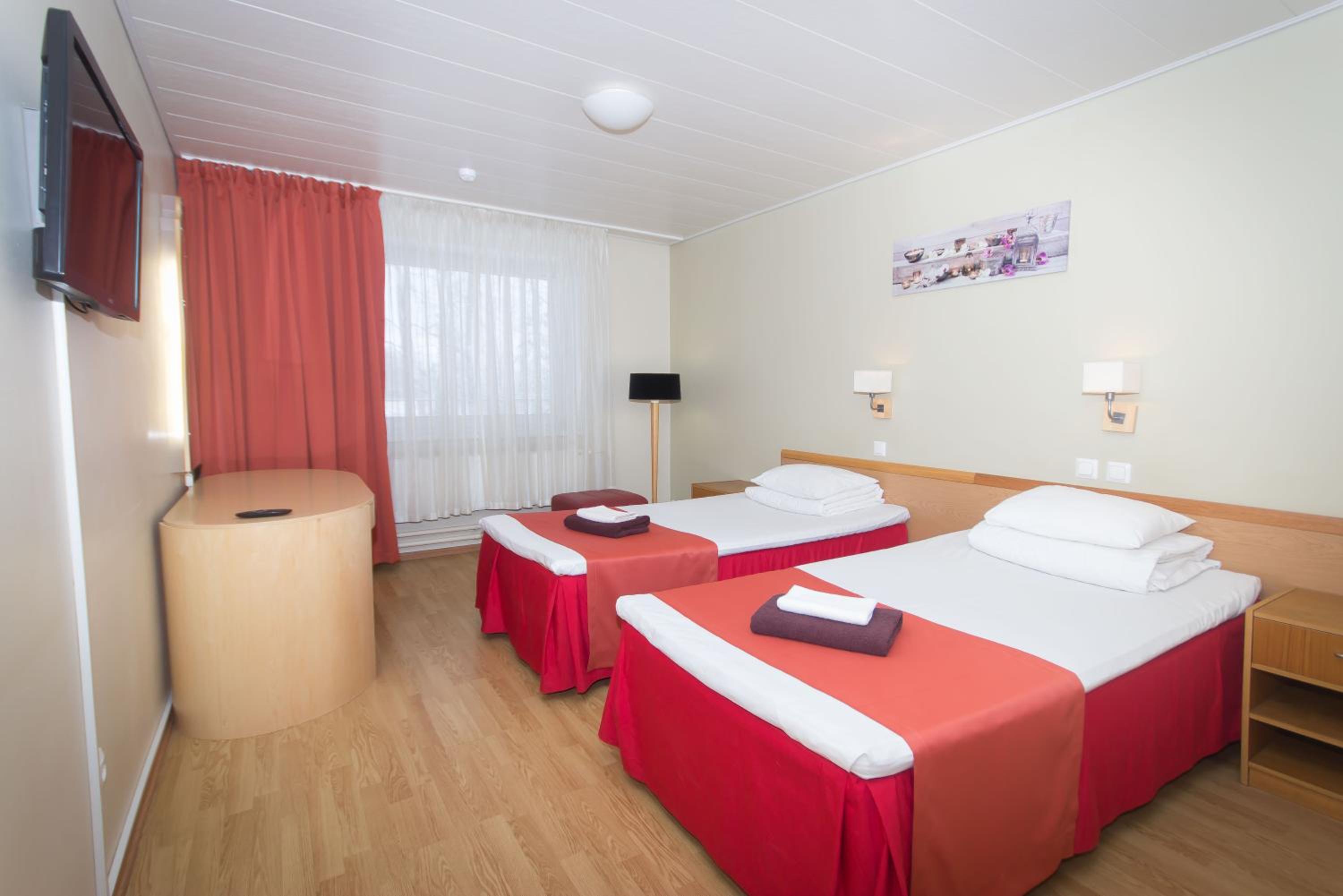 Standard Twin Room - Photo 3