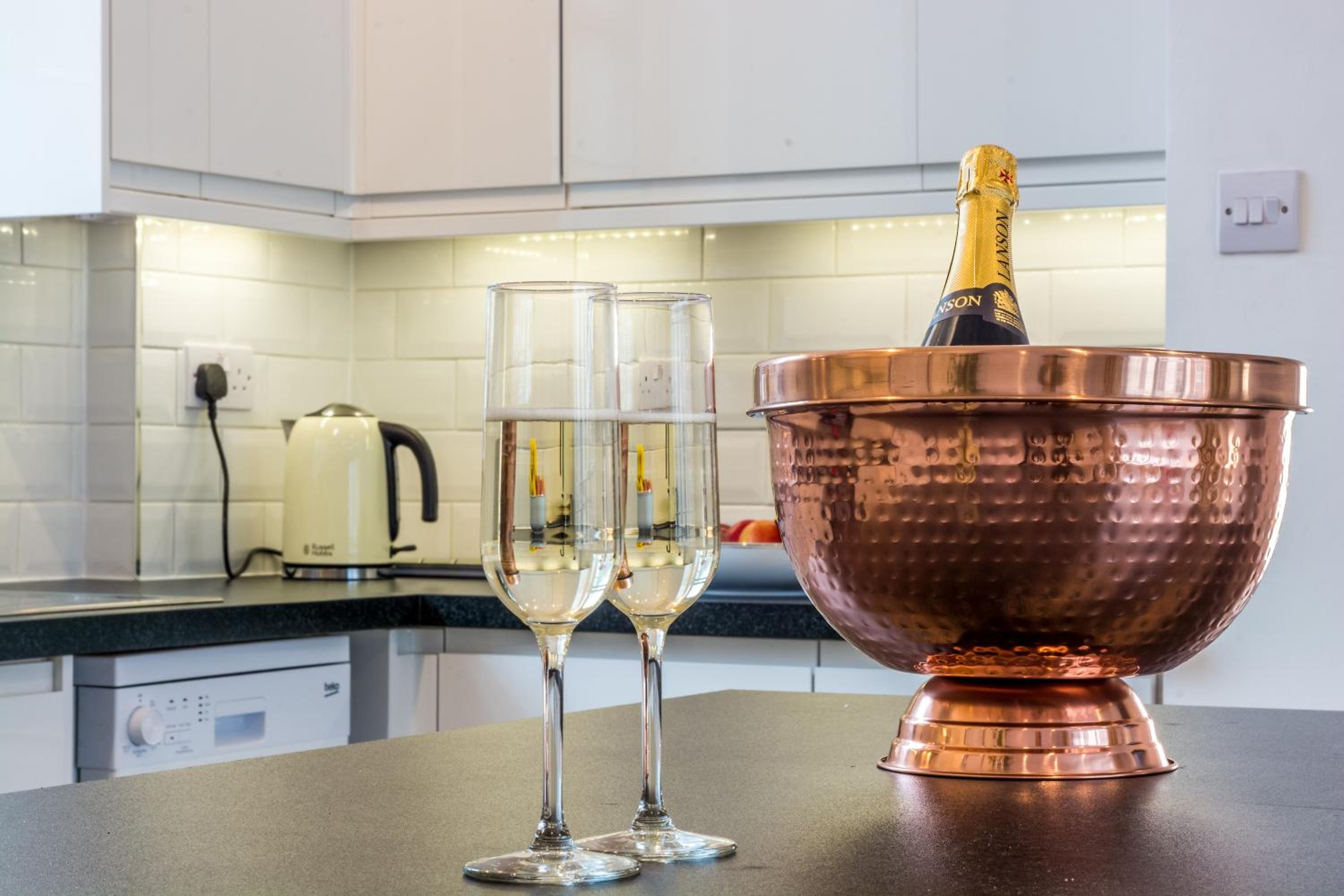 Castle Properties: The Sovereign Apartment photo 3