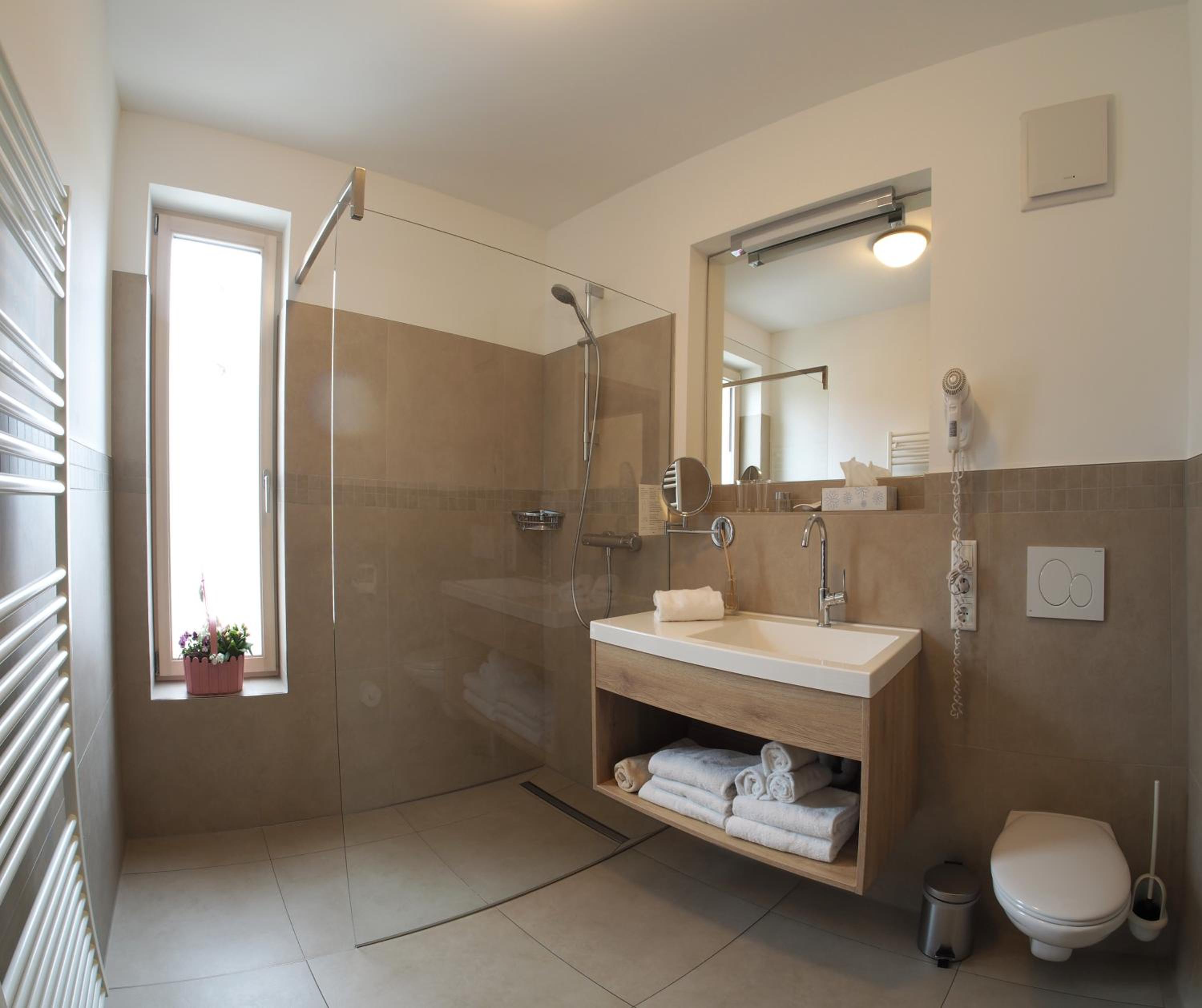 Double Room - Disability Access photo 2