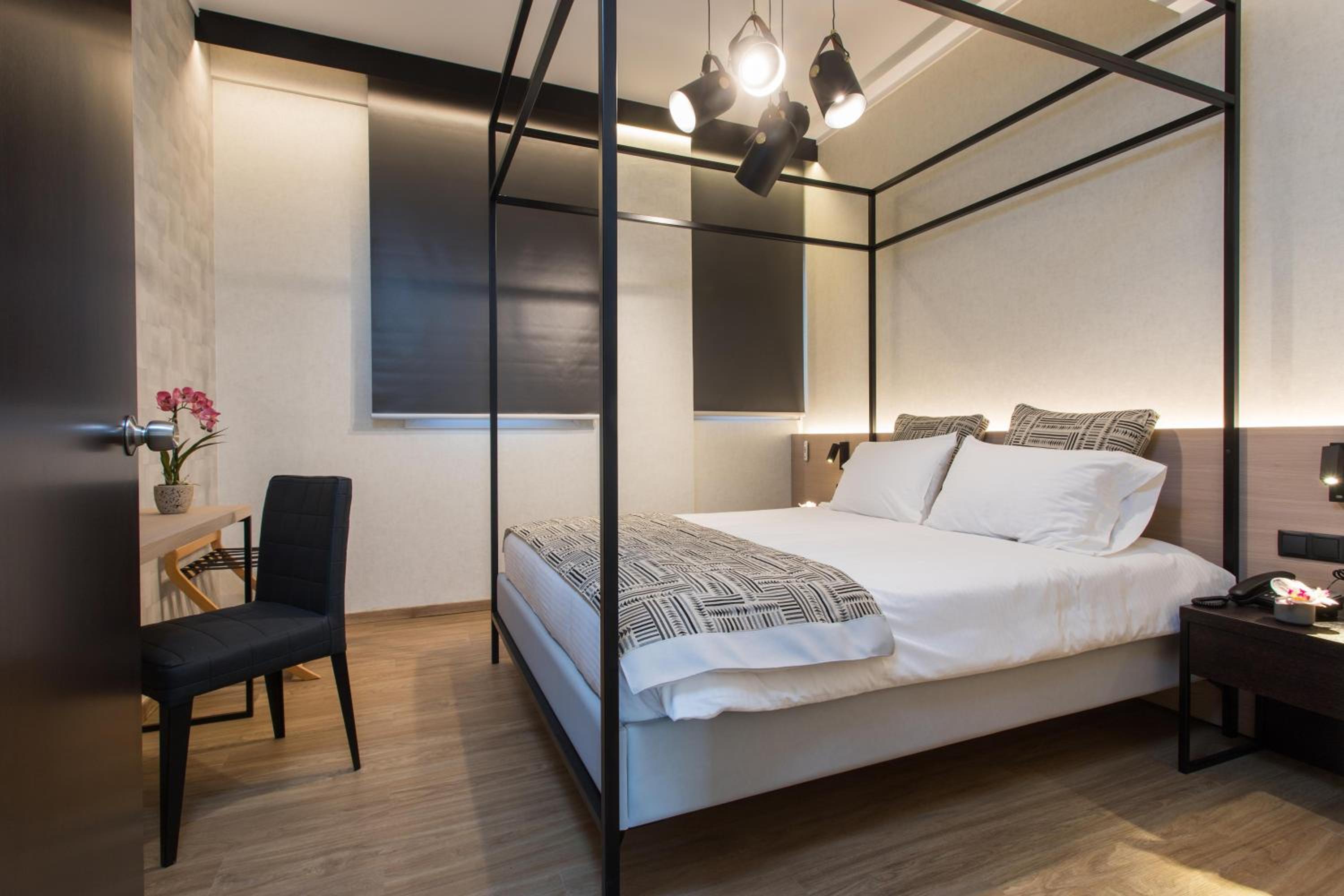 Deluxe Suite - Photo 35