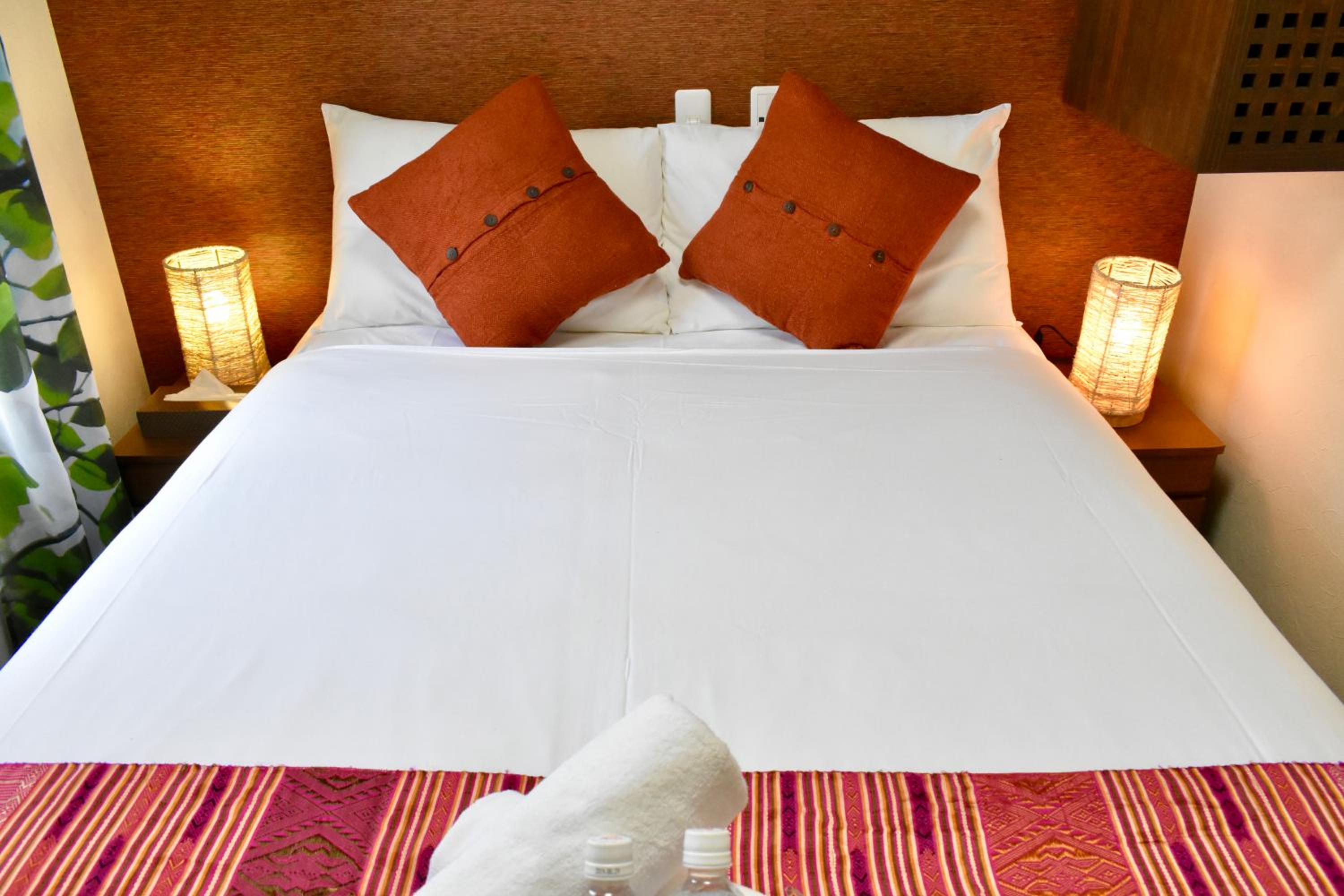 Double Room with Private Bathroom - Photo 7