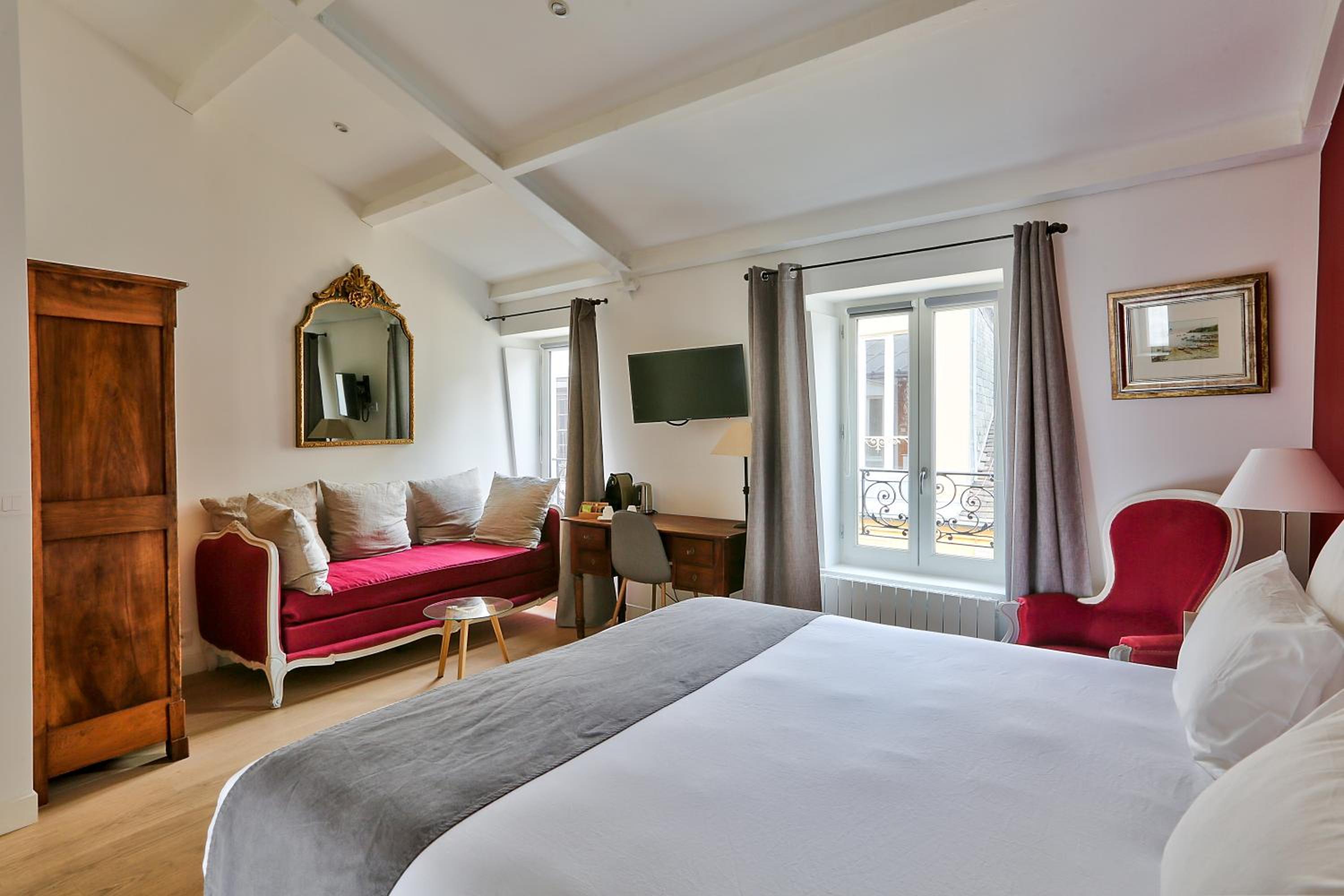 Deluxe Double or Twin Room photo 1