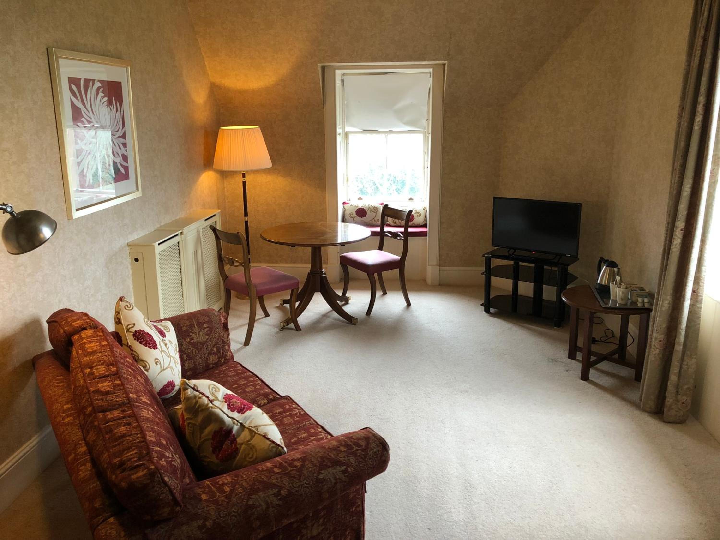 Suite - Photo 11