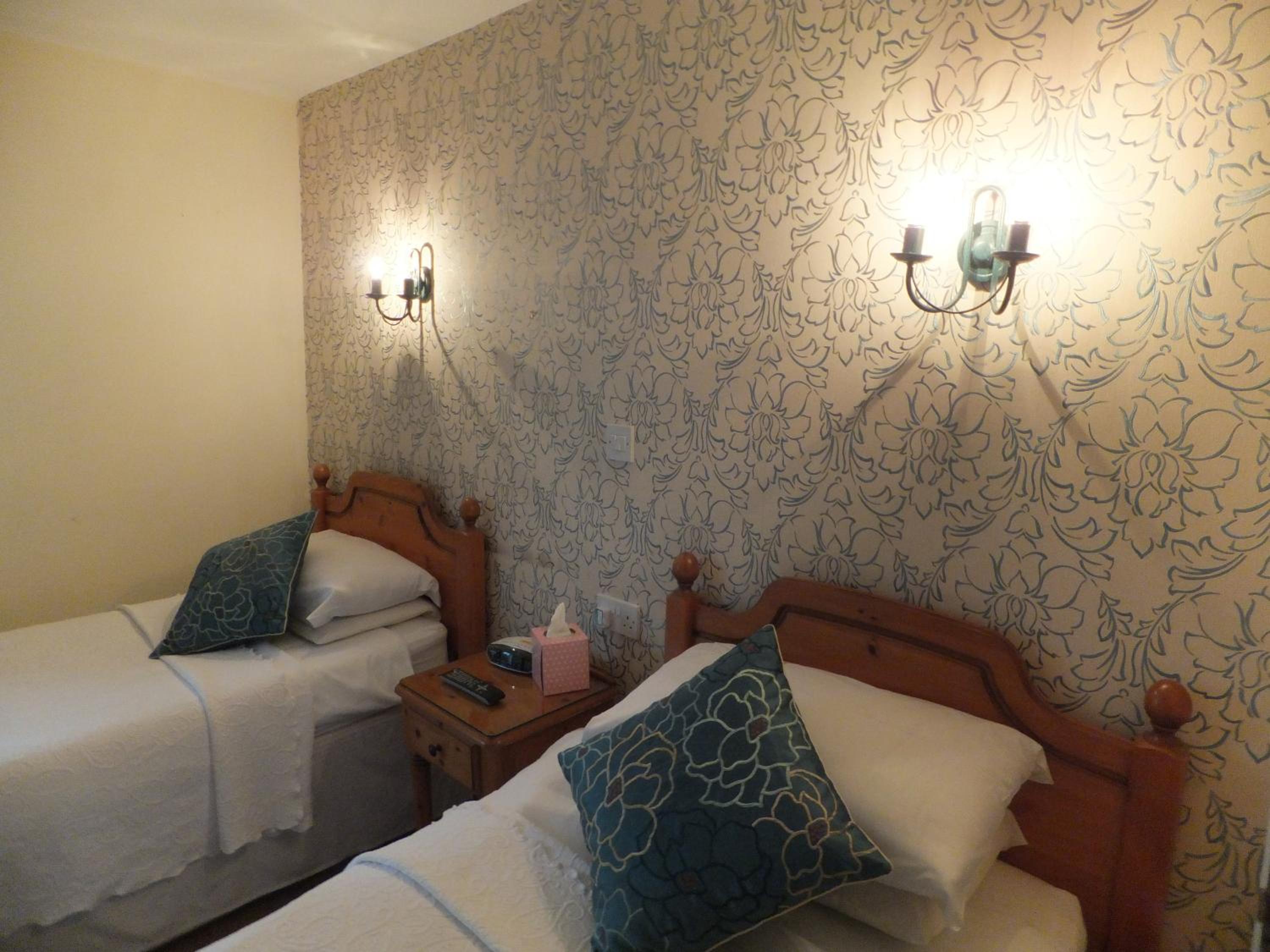 Twin Room with Shower photo 3