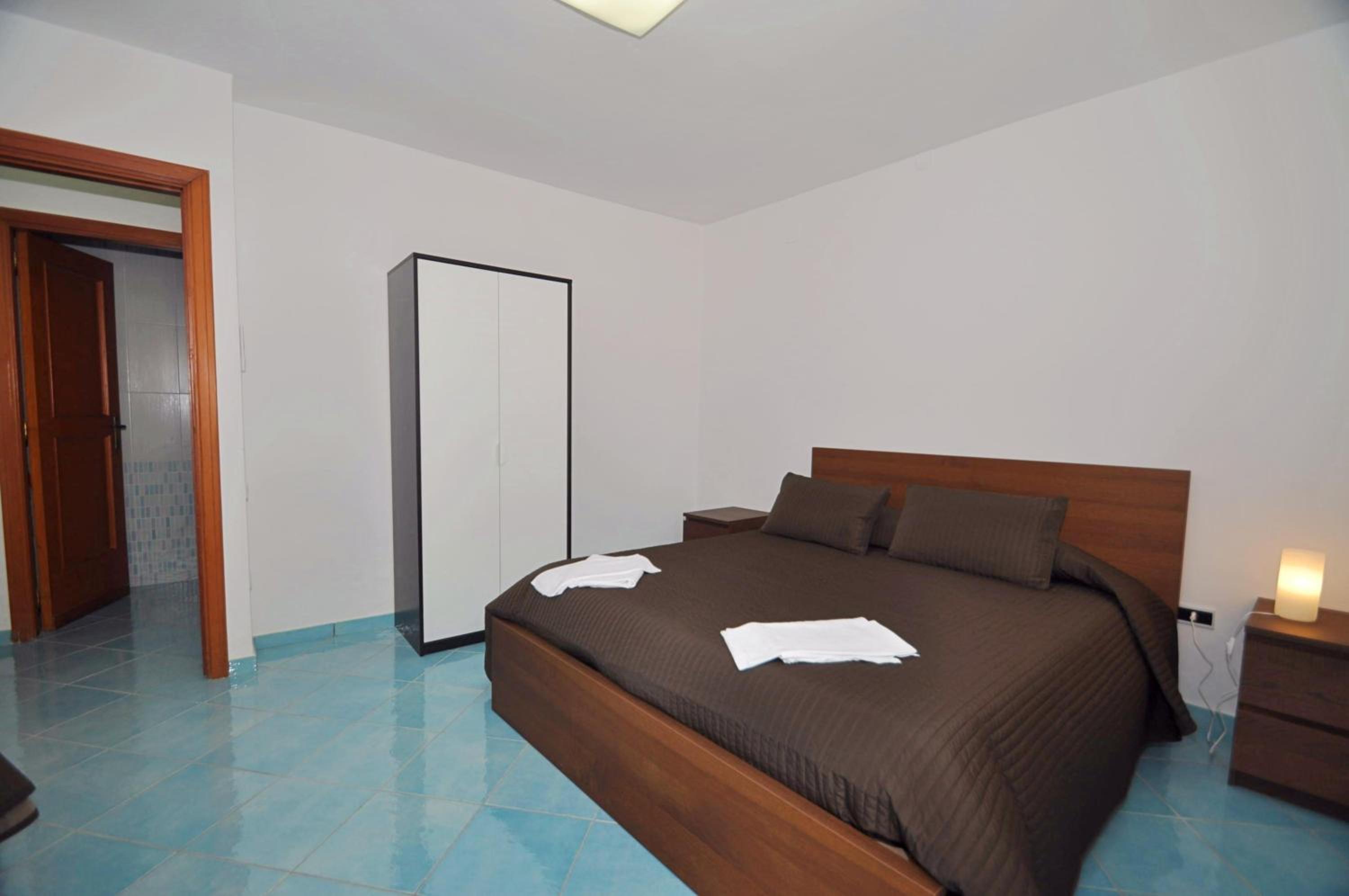 One-Bedroom Apartment (4 Adults) photo 2
