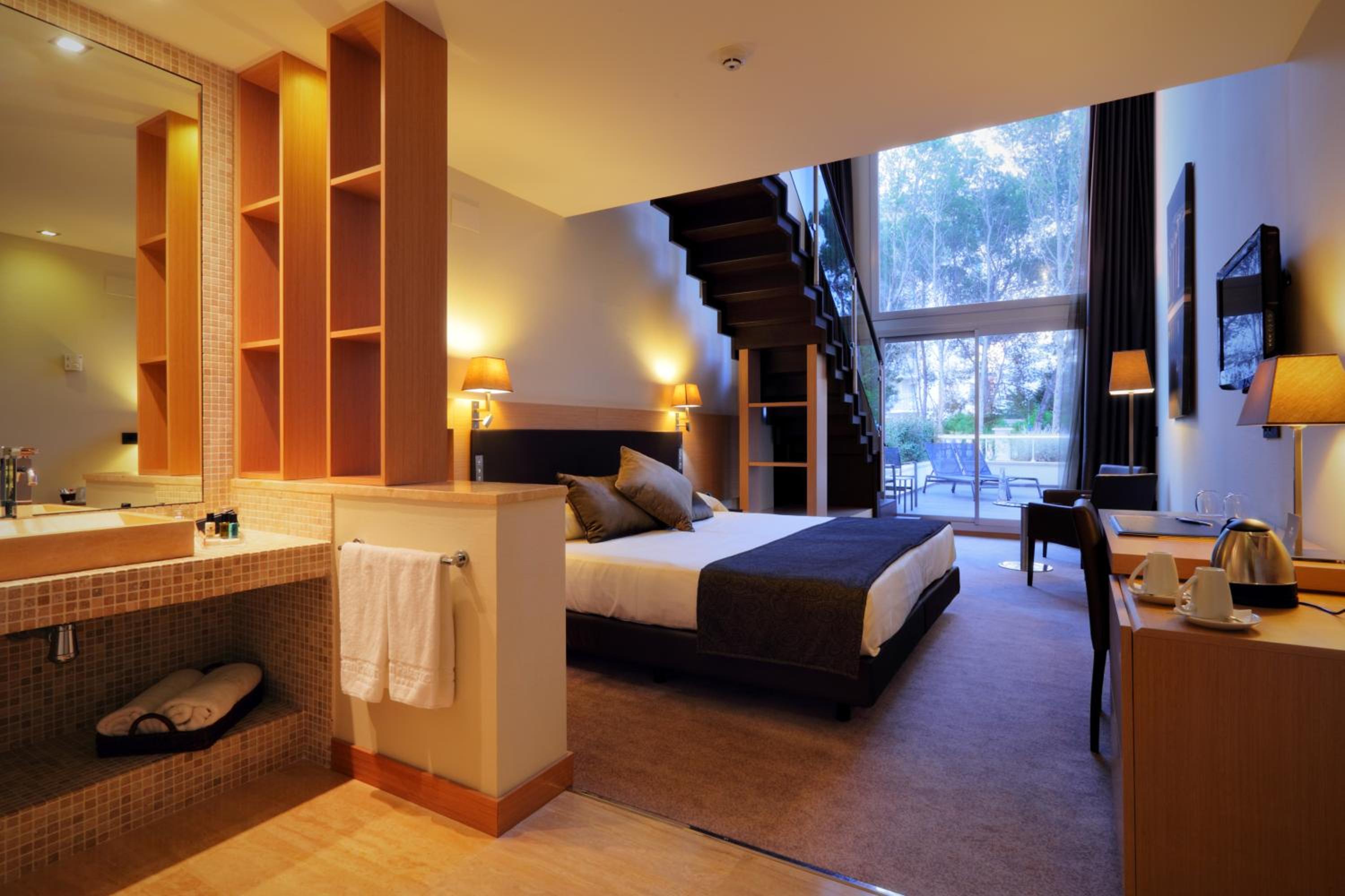 Habitación Dúplex (2 adultos + 2 niños)