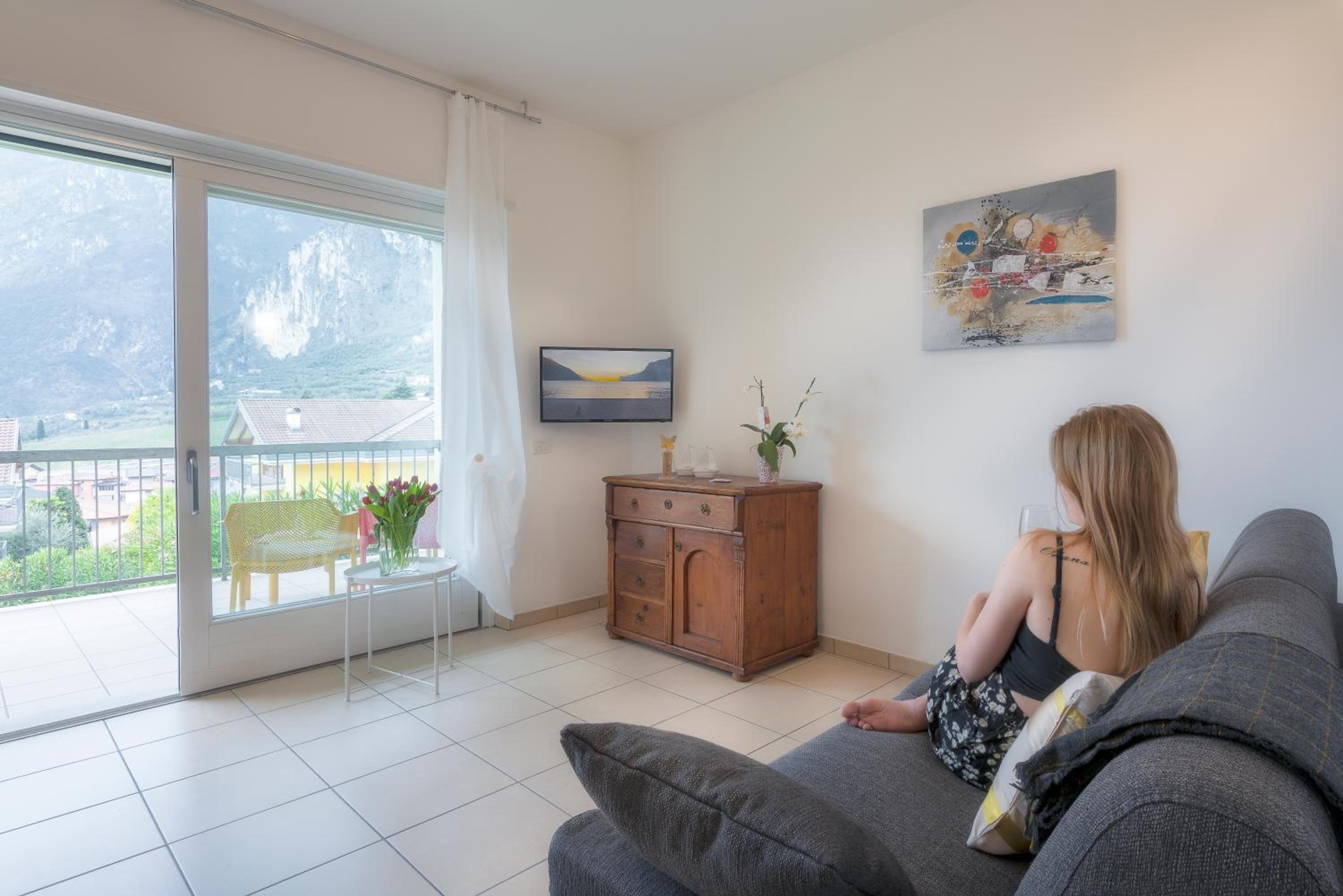 Apartment with Lake View photo 2