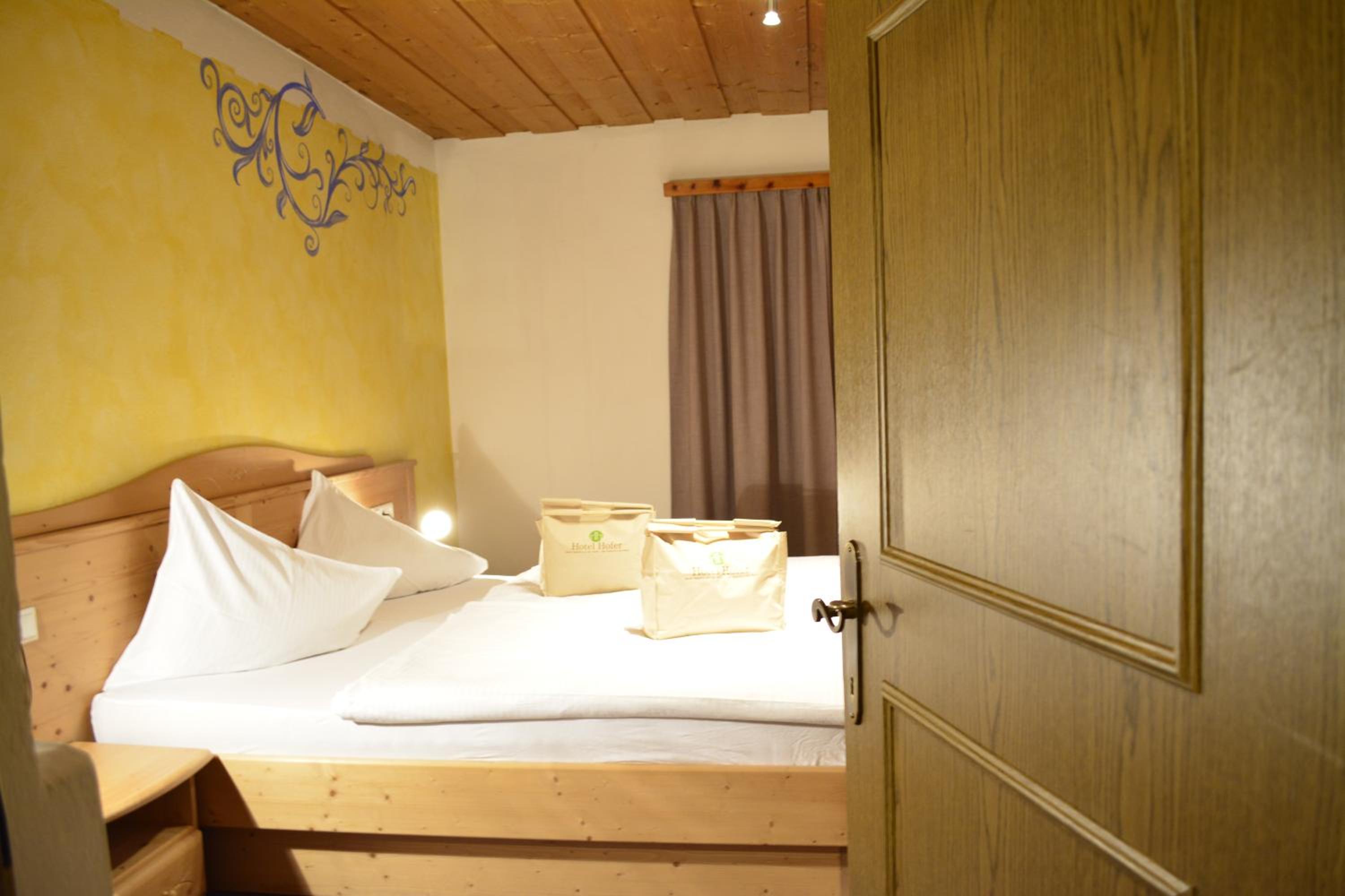 Budget Double Room photo 2
