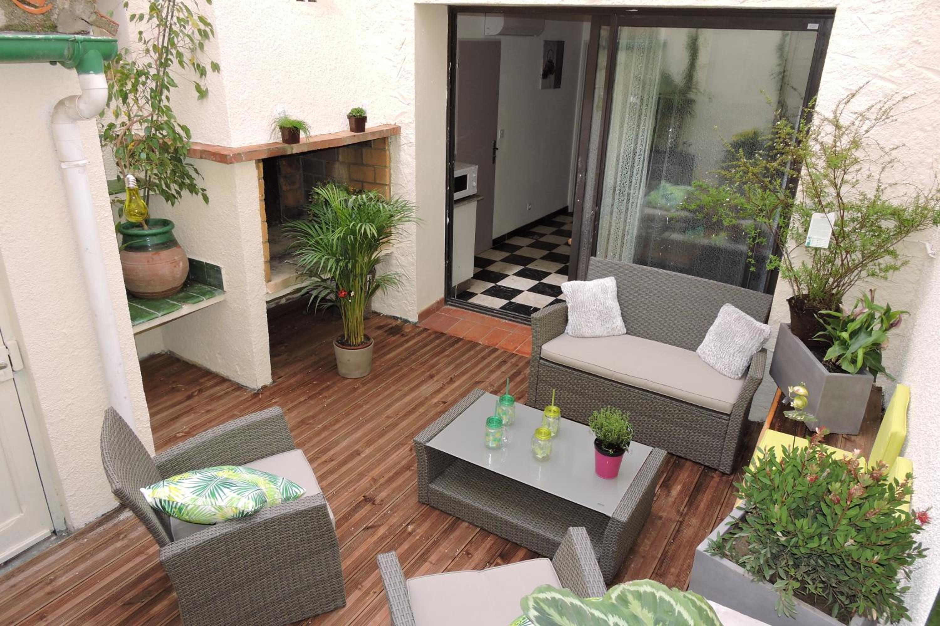 Apartment with Terrace photo 3