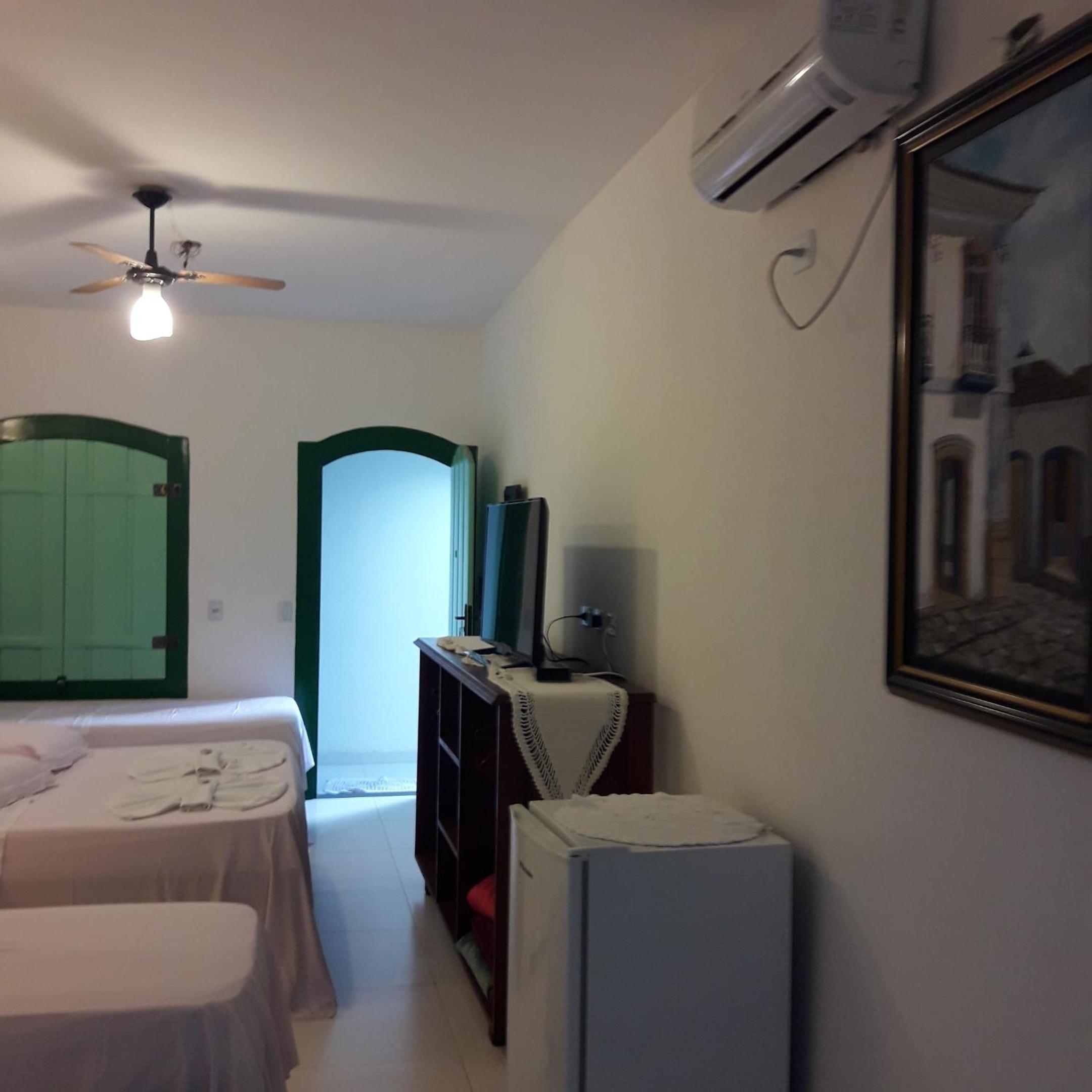 Standard Family Room - Photo 3