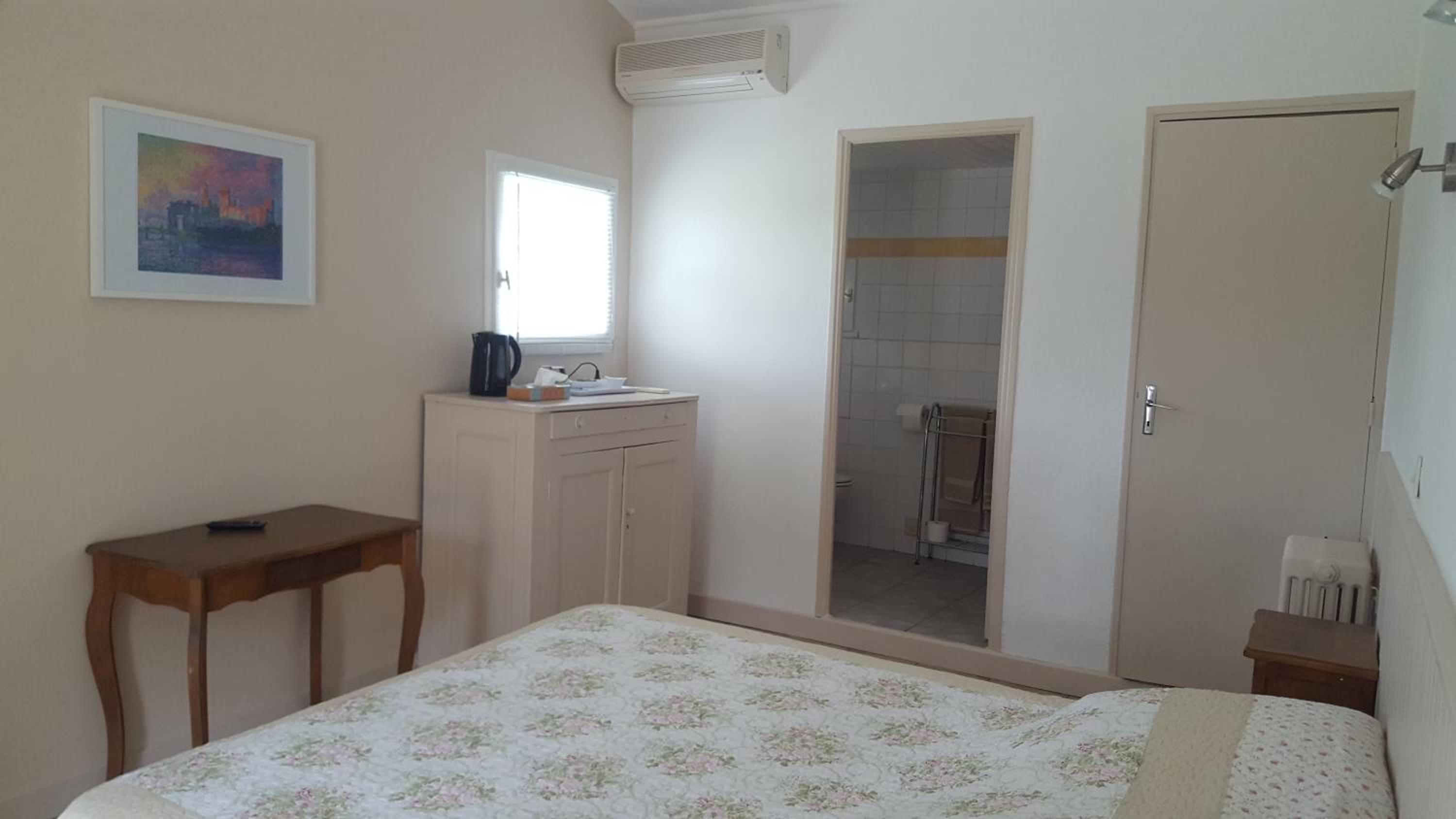 Double Room with Private Bathroom photo 3