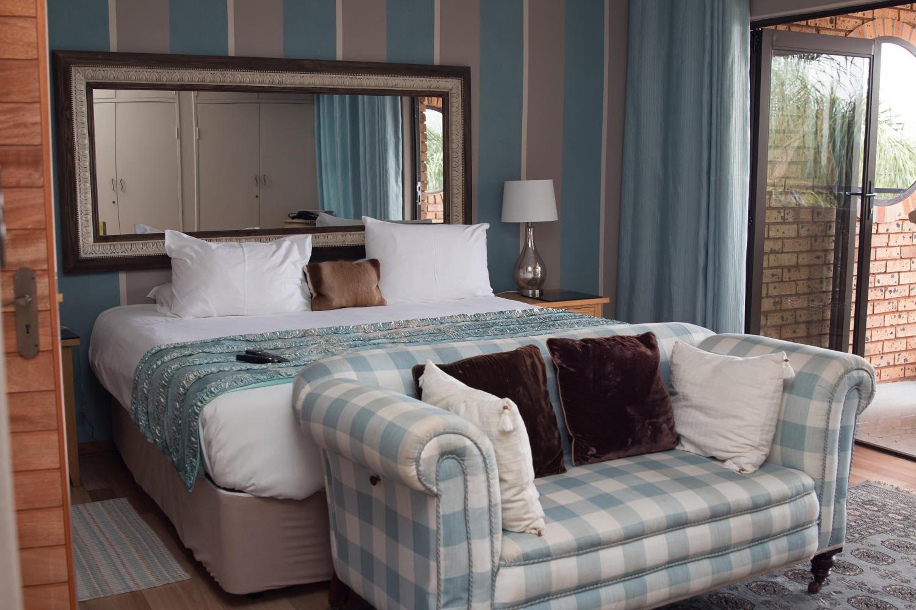Suite - Photo 3