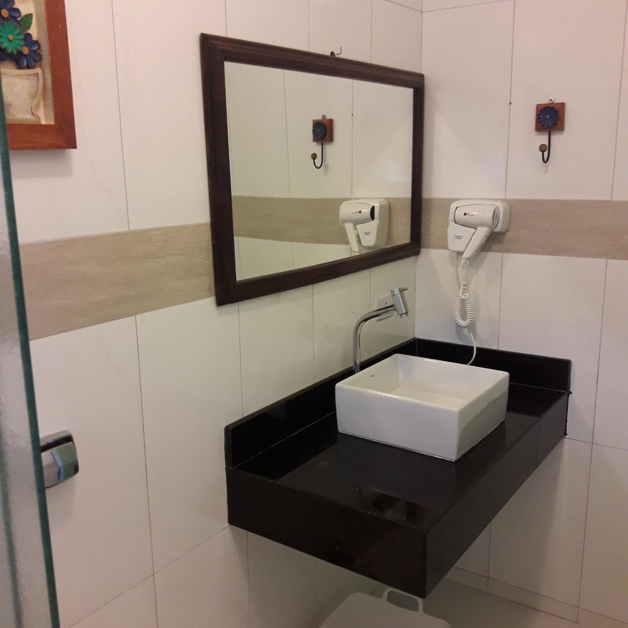 Double Room with Air Conditioning - Photo 8