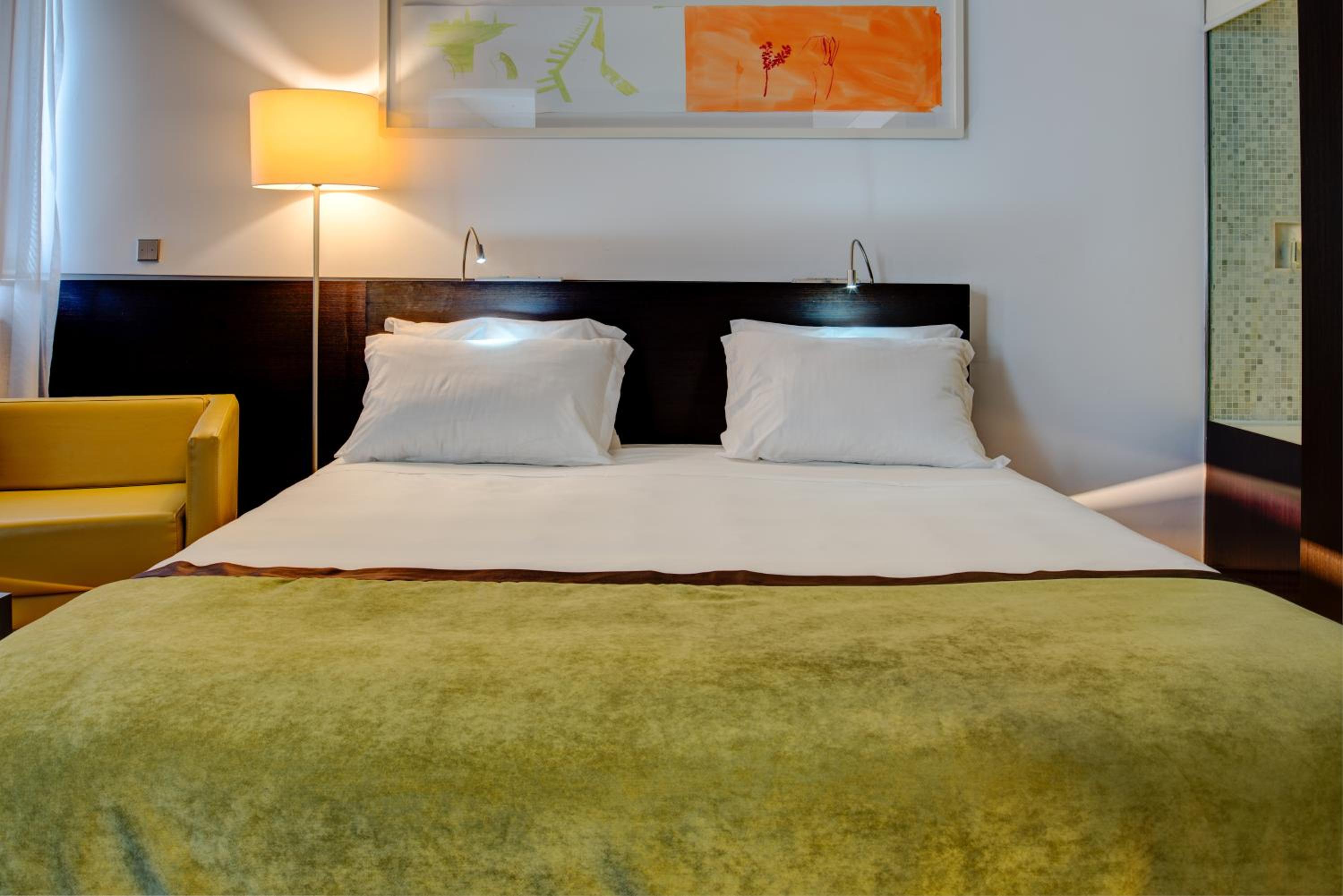 Standard Double Room - Photo 7