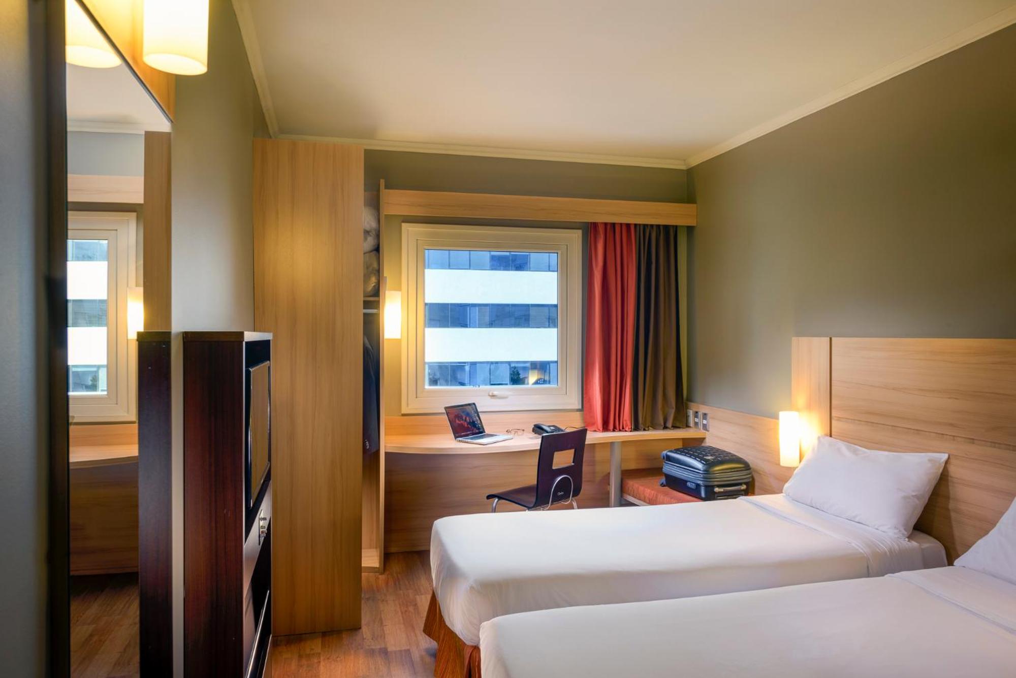 Standard Twin Room photo 2