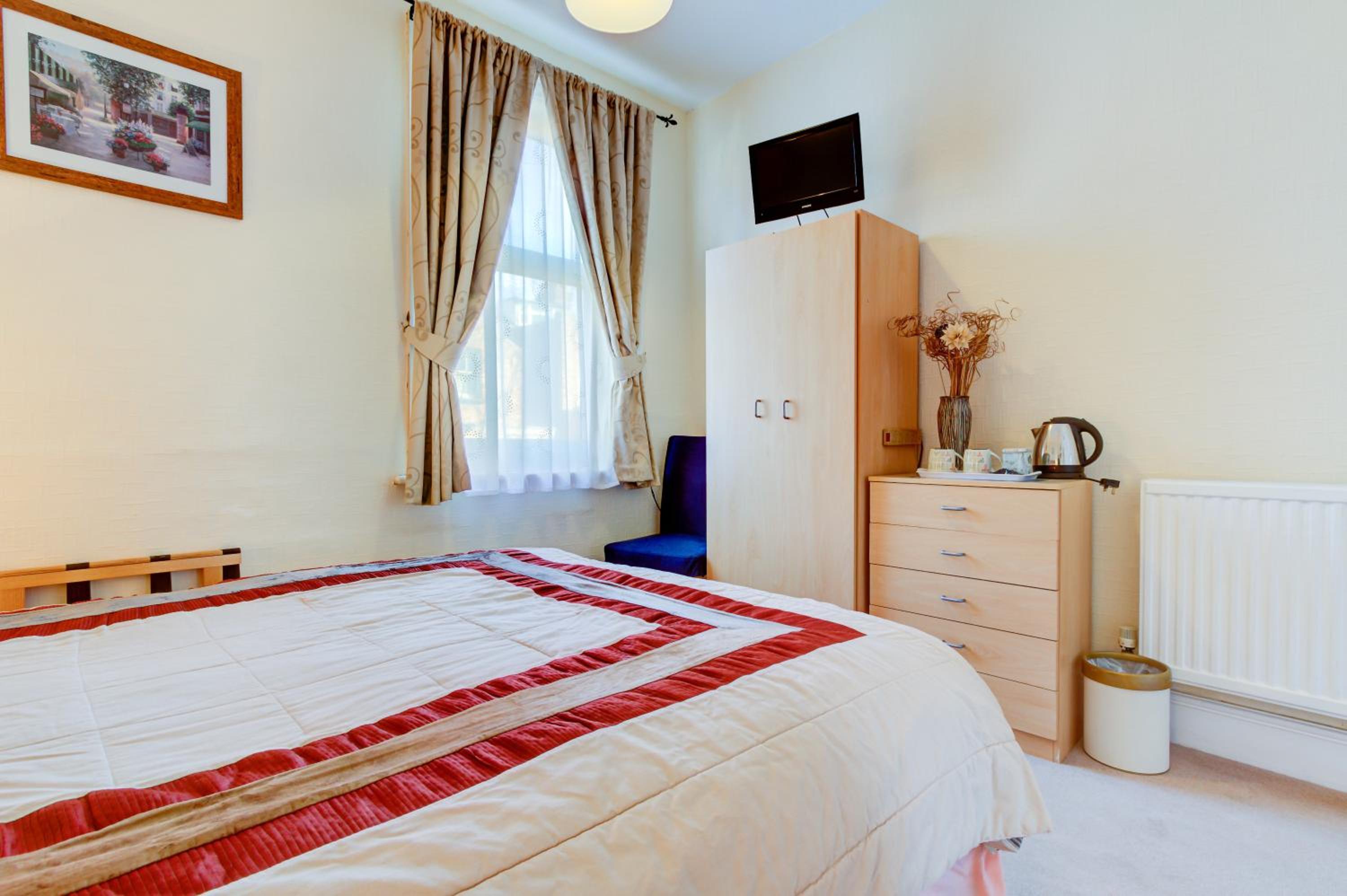 Single Room with Private External Bathroom