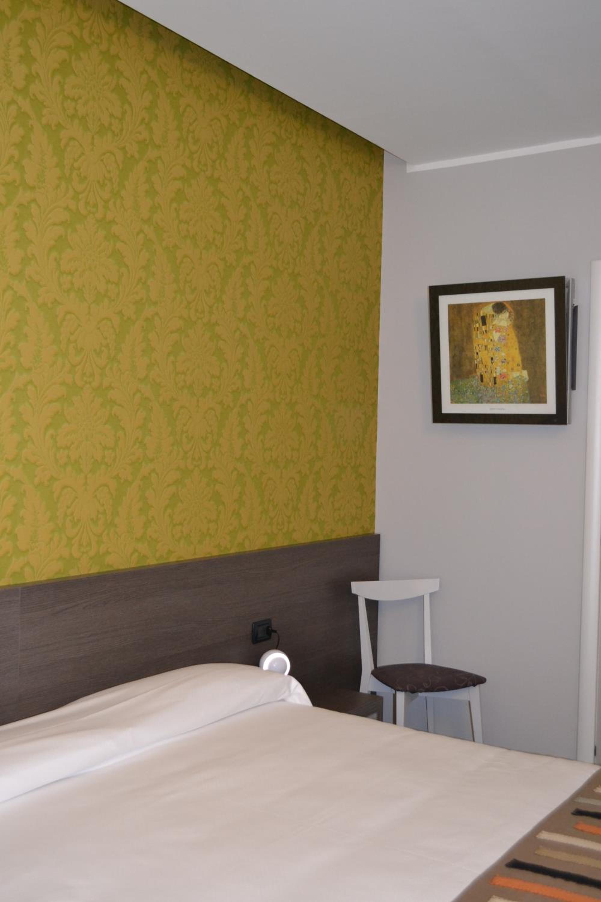 Economy Double Room photo 1