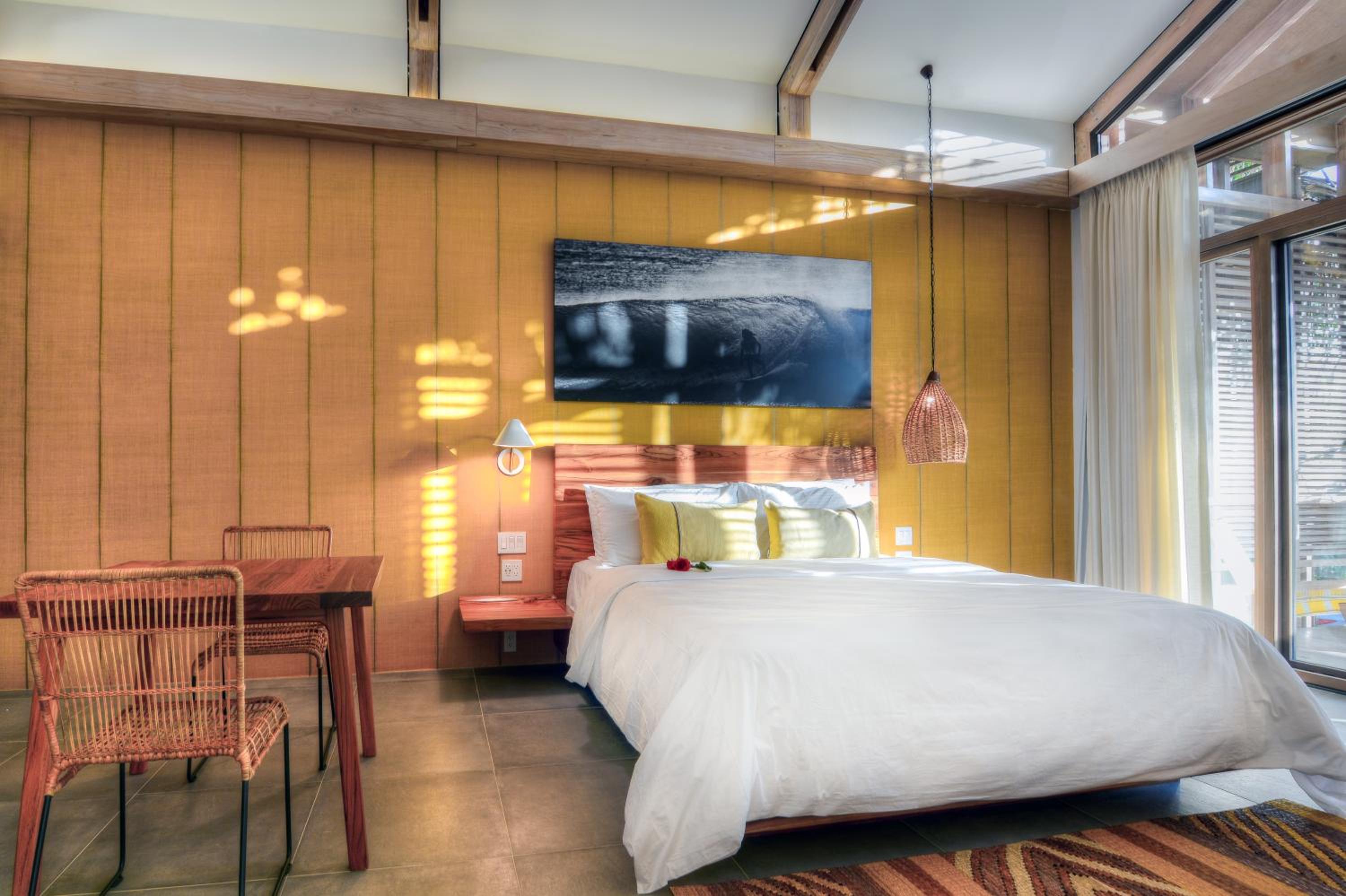 Premium (King Bed) photo 3