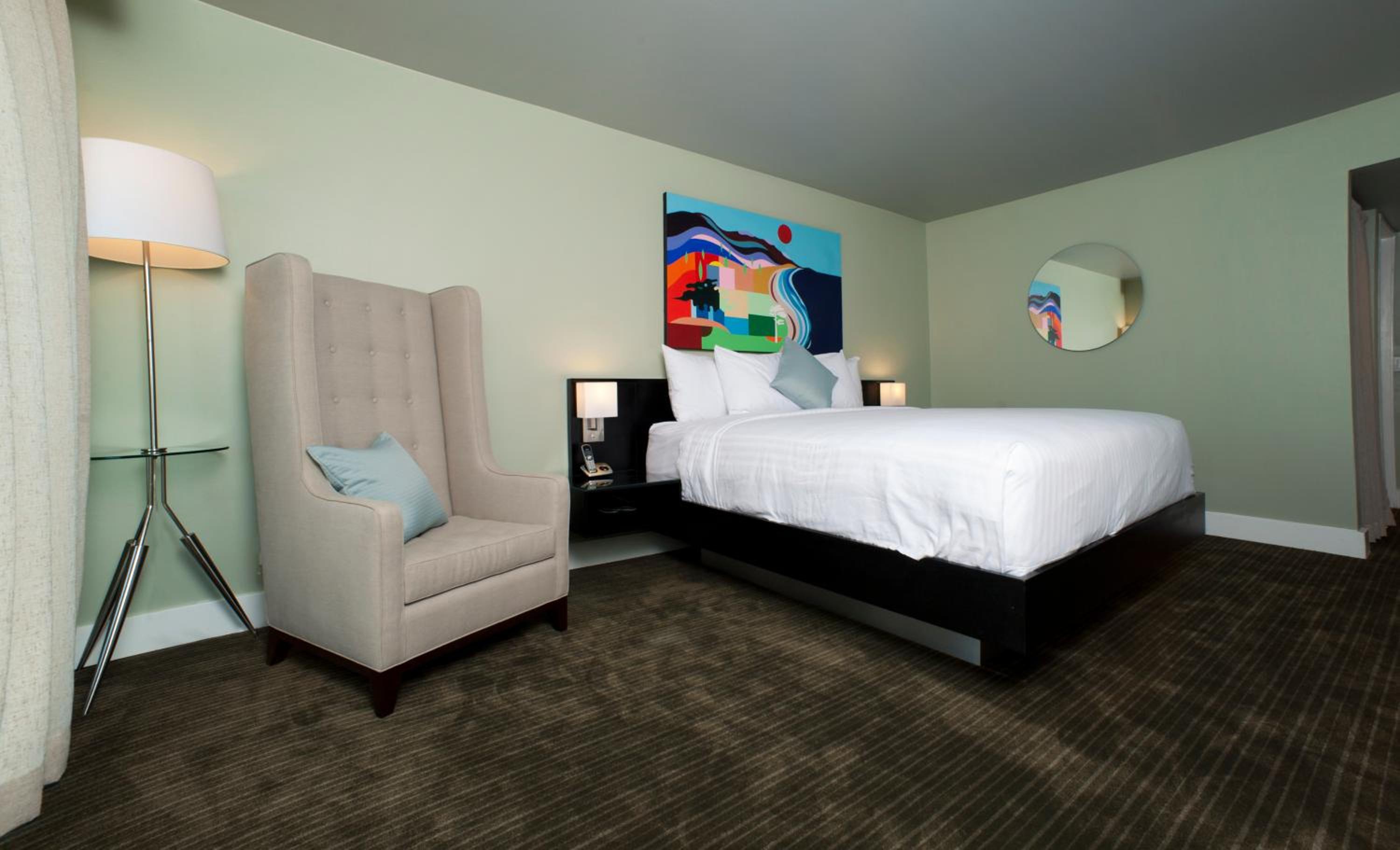 Deluxe King Room - Photo 10