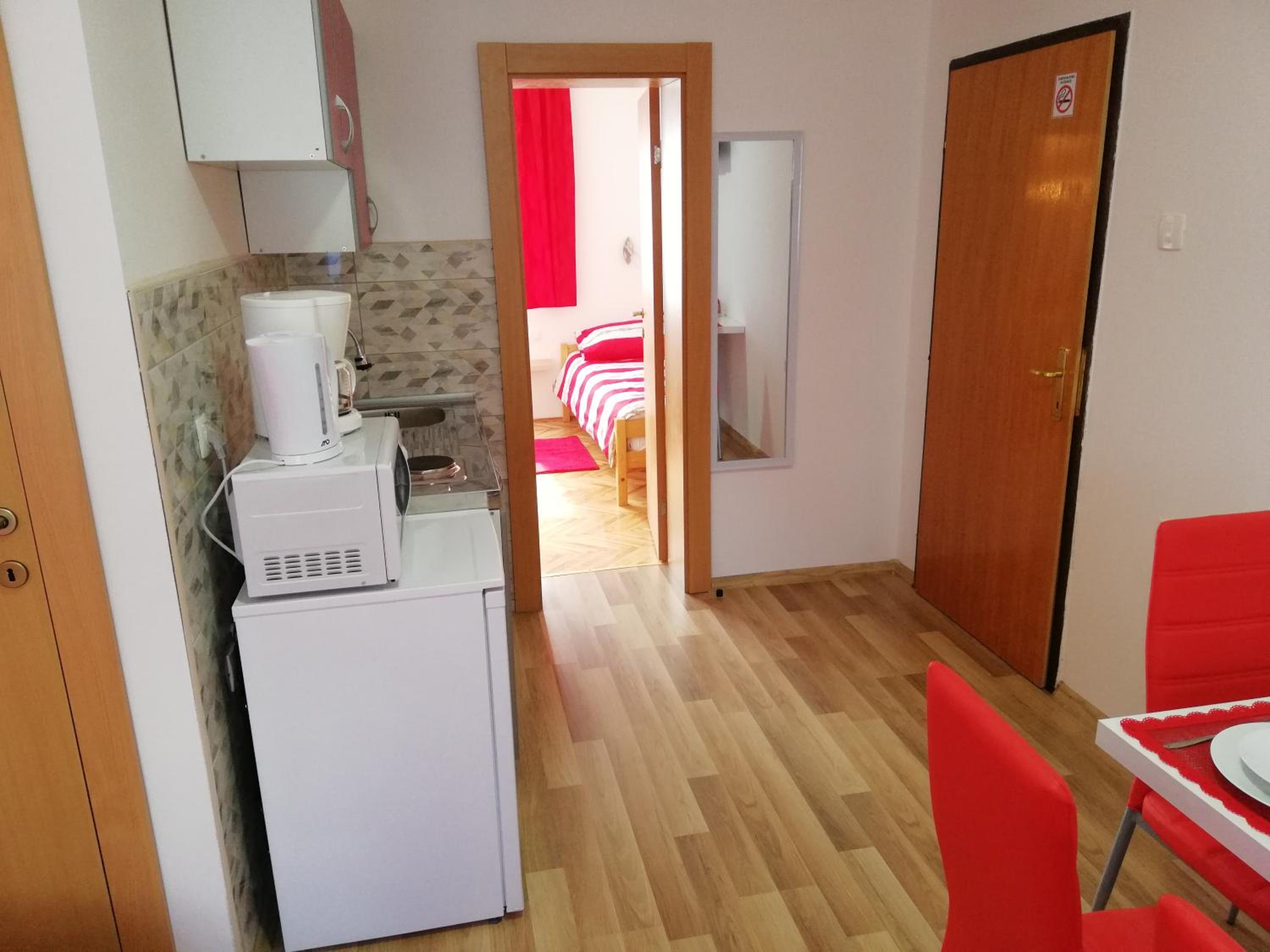 Apartment with Balcony - Photo 18